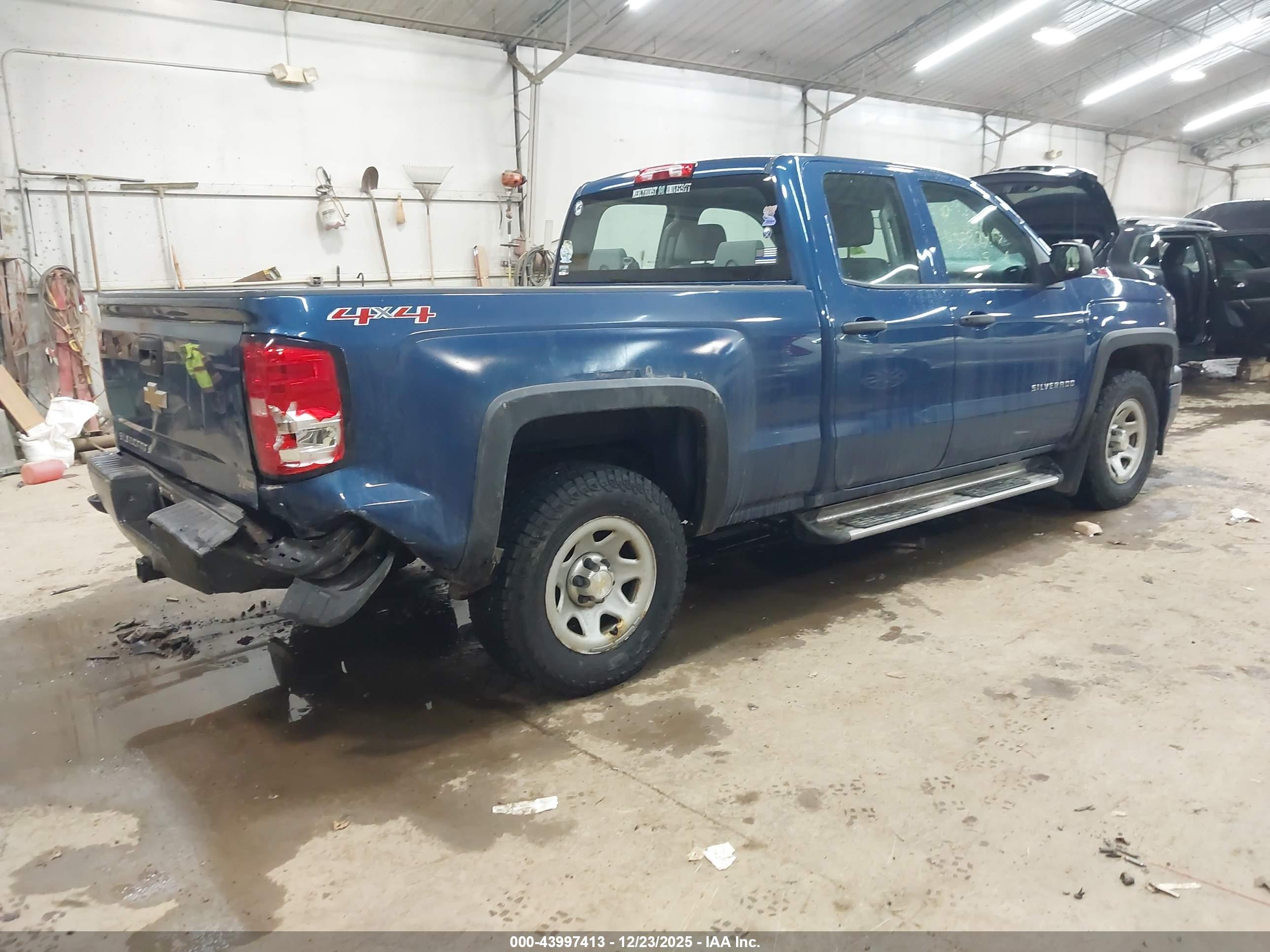 CHEVROLET SILVERADO image 4