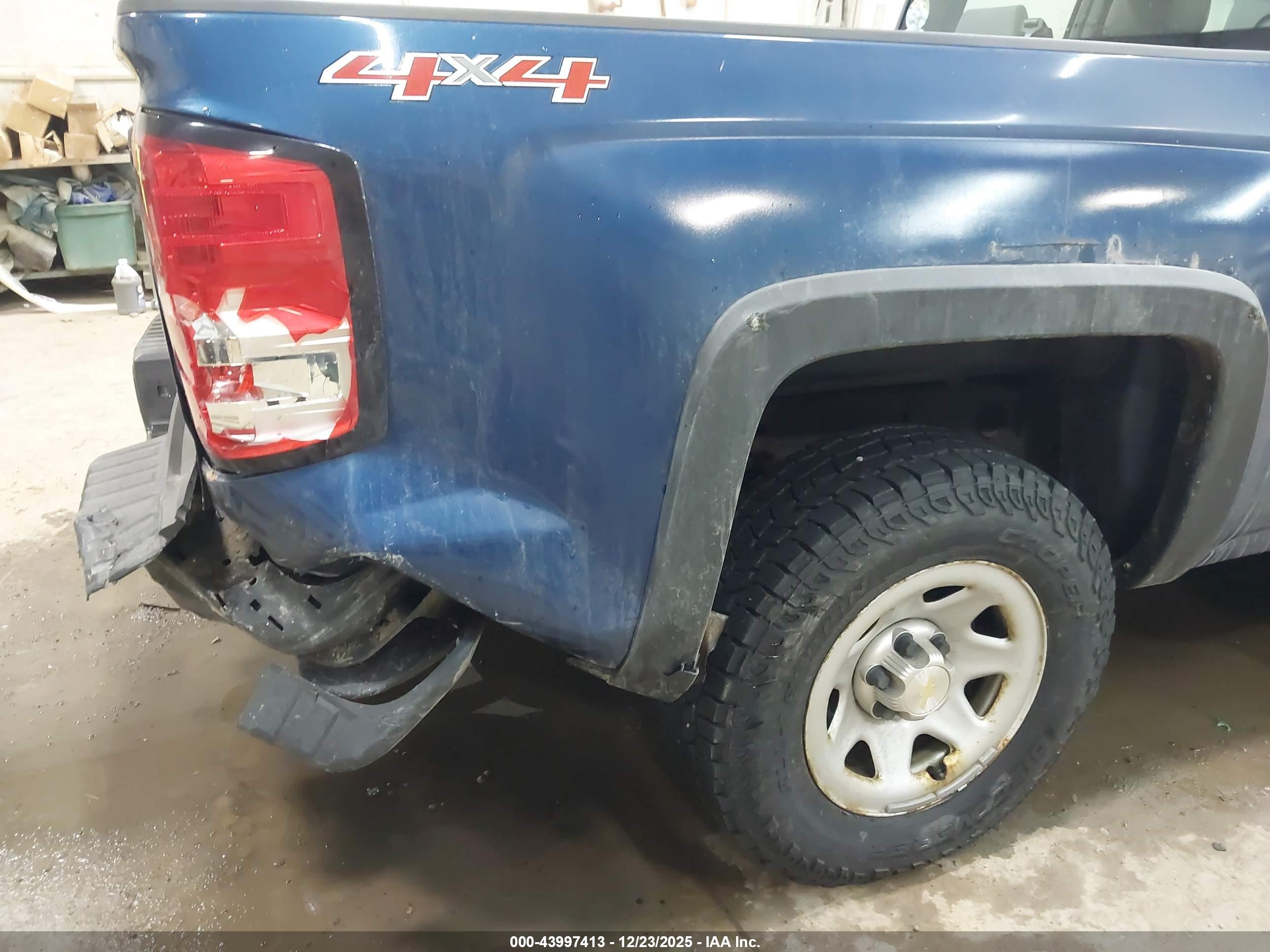 CHEVROLET SILVERADO image 6