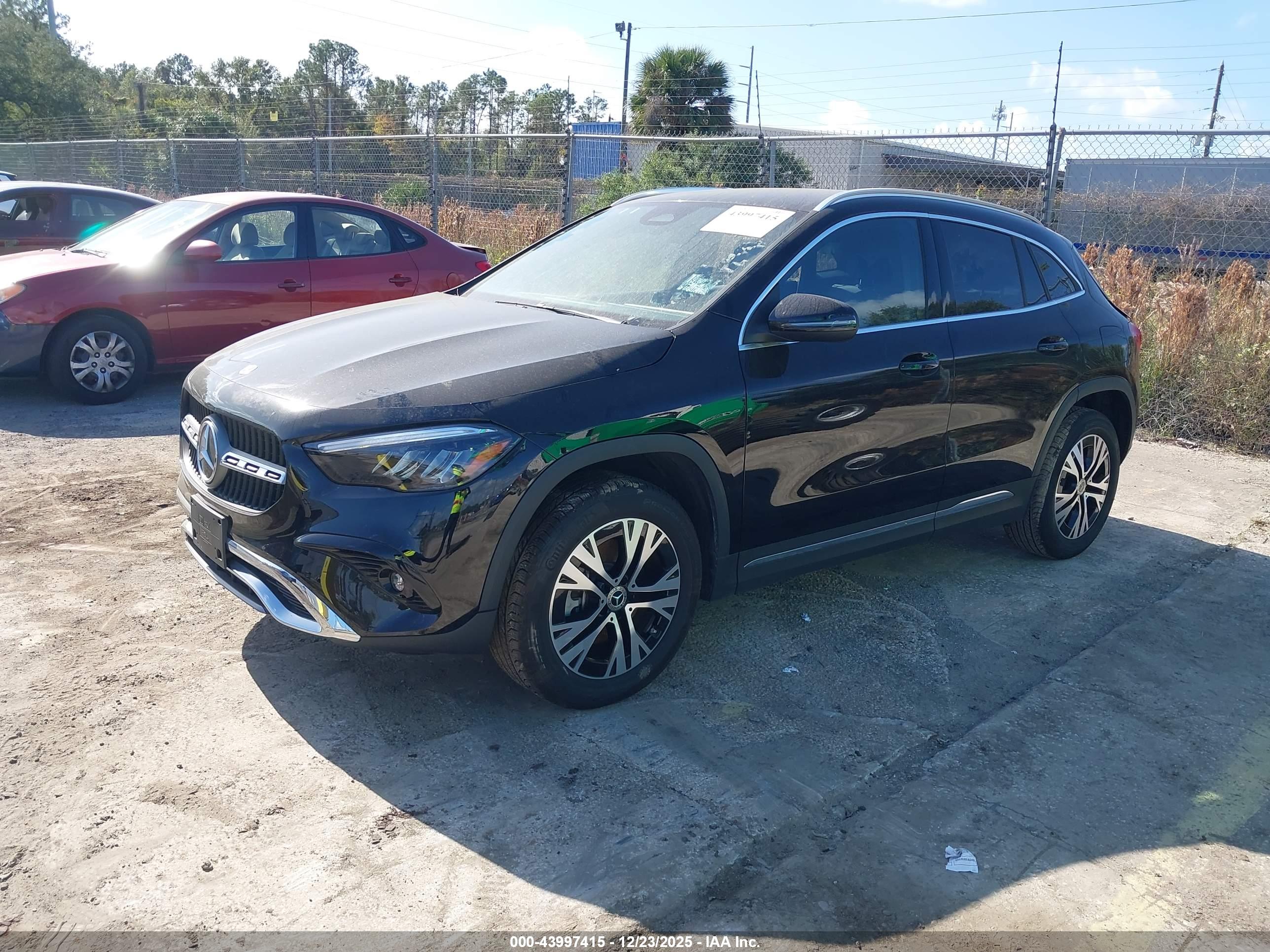 MERCEDES-BENZ GLA image 2