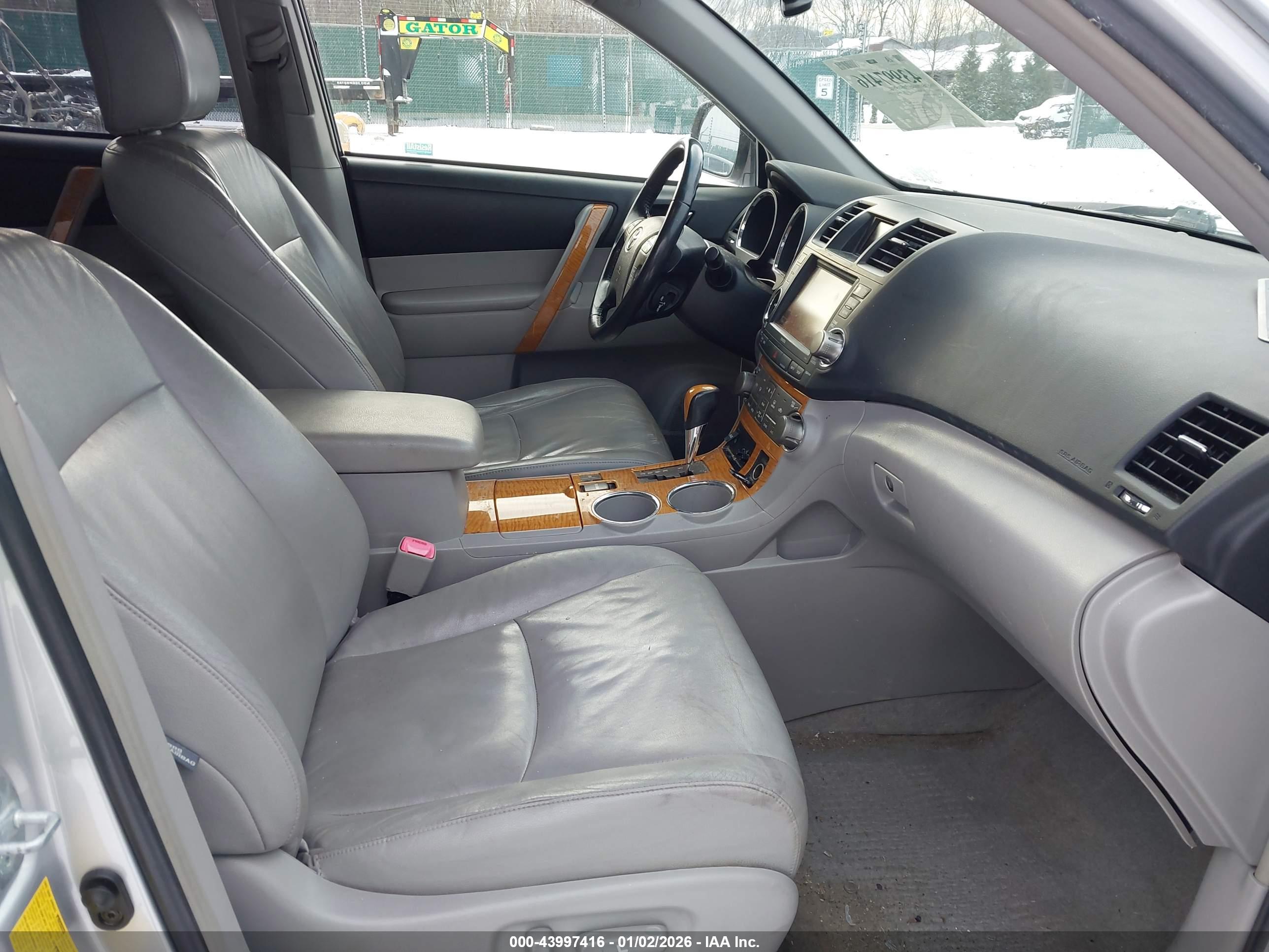 TOYOTA HIGHLANDER image 5