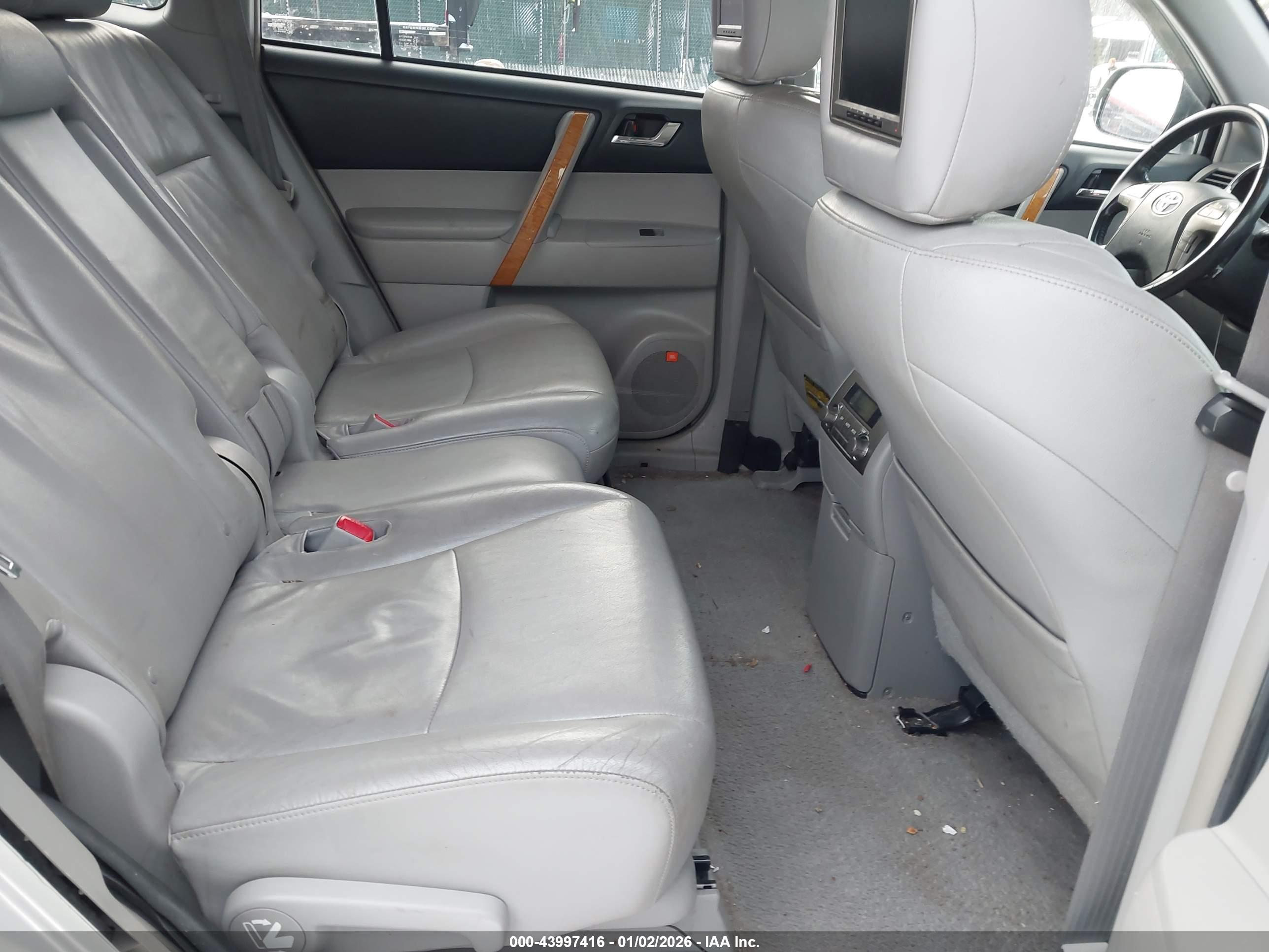 TOYOTA HIGHLANDER image 8