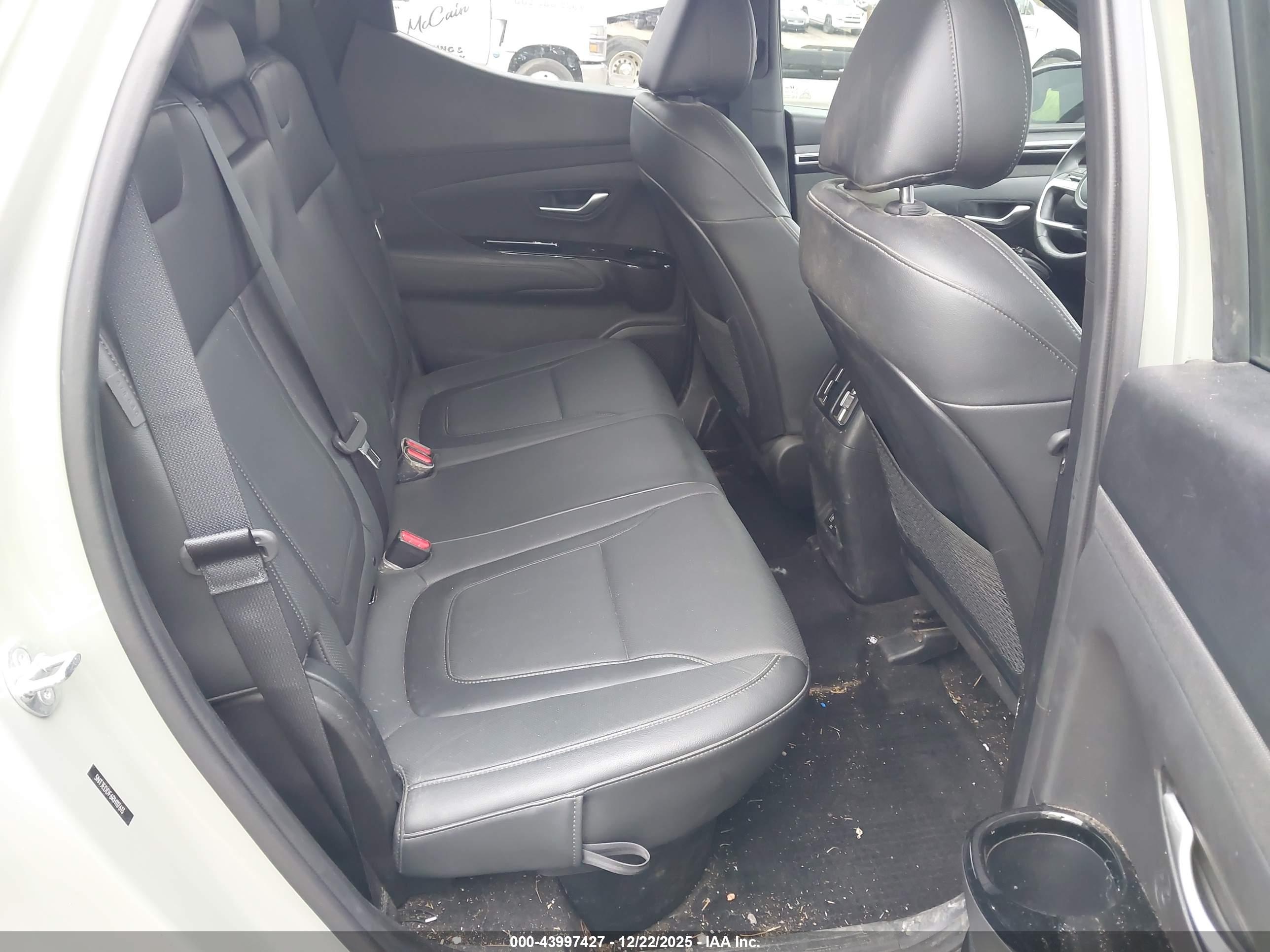 HYUNDAI SANTA image 8