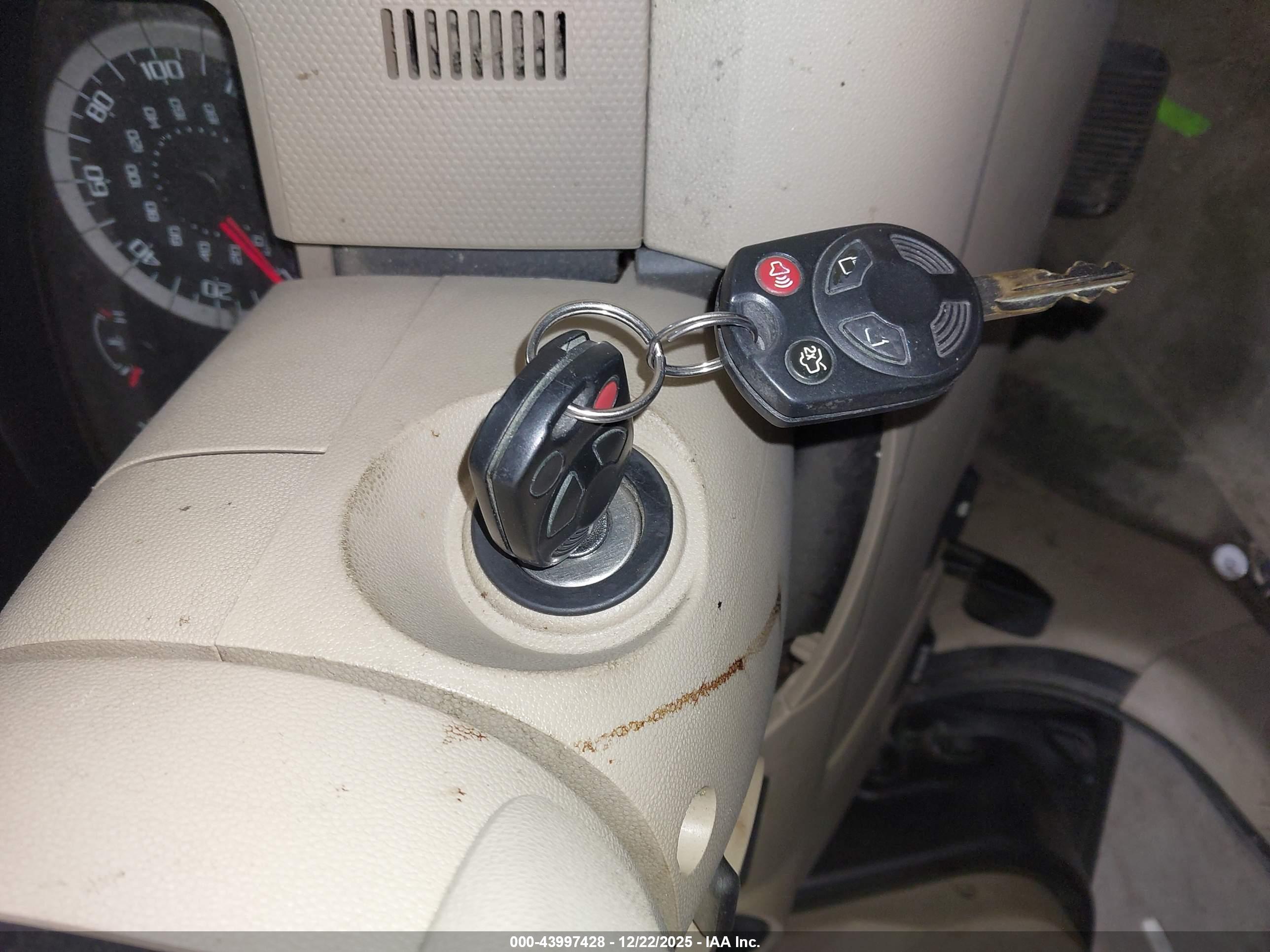 FORD ESCAPE image 11