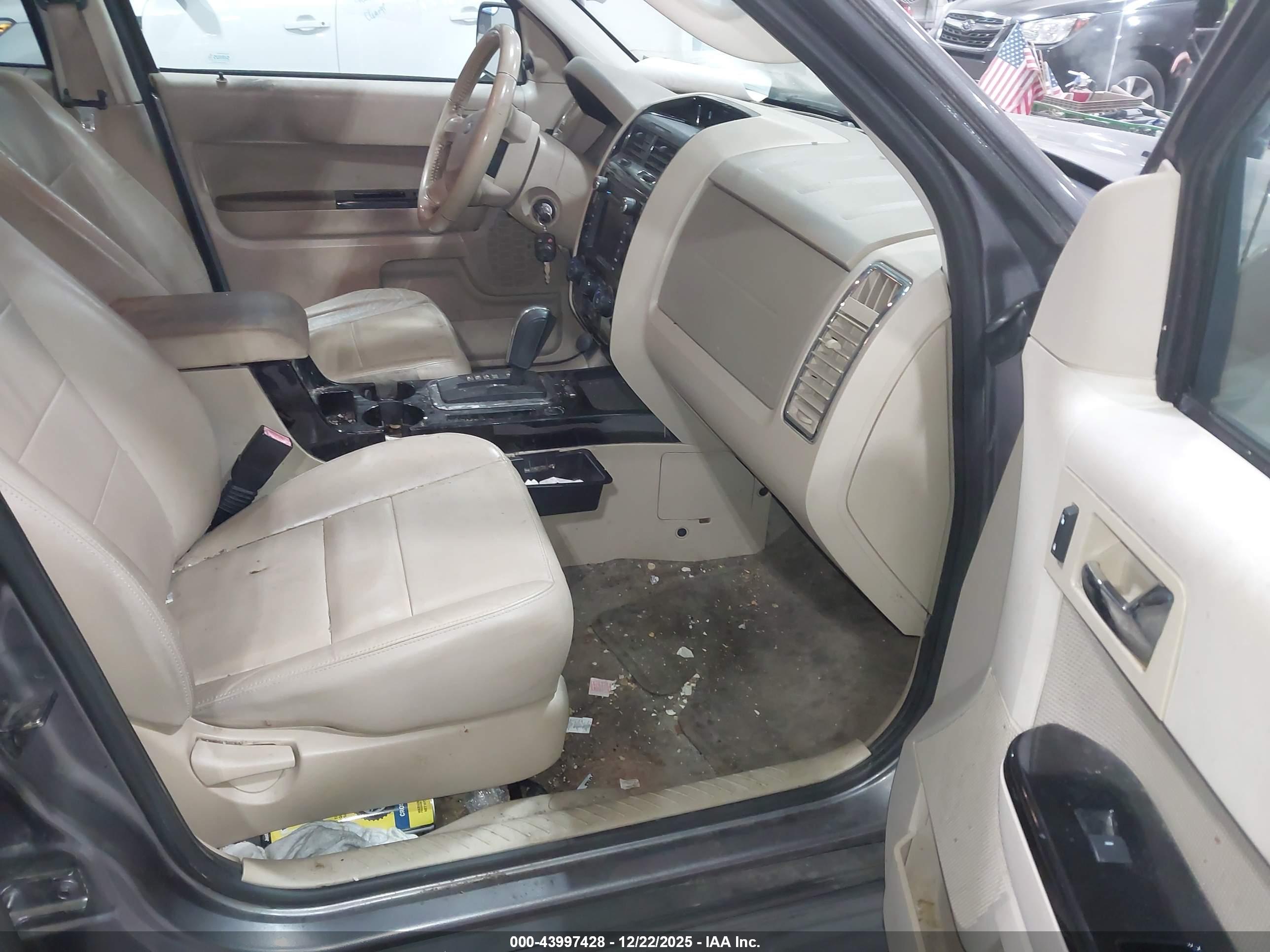 FORD ESCAPE image 5