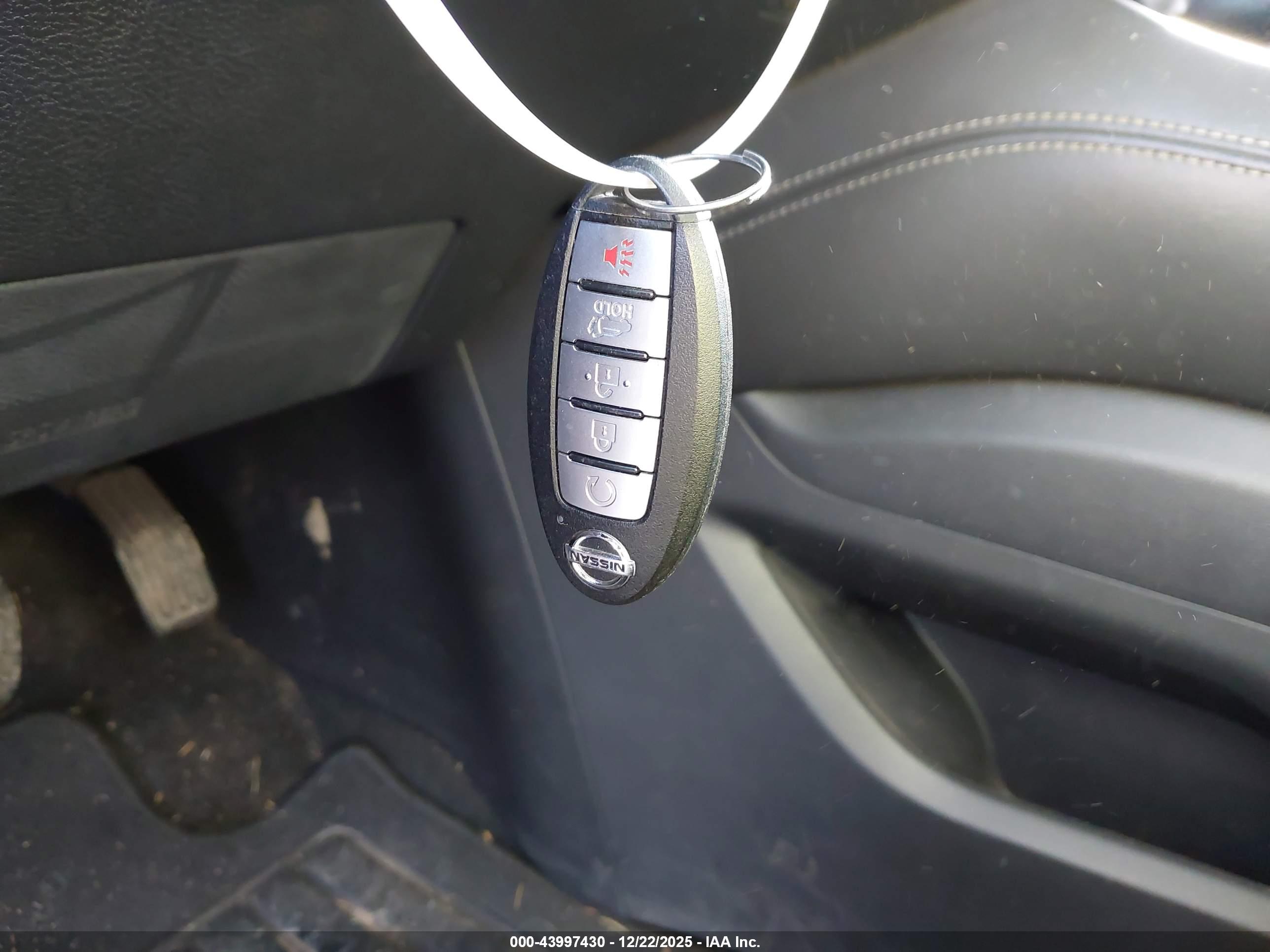 NISSAN MURANO image 11