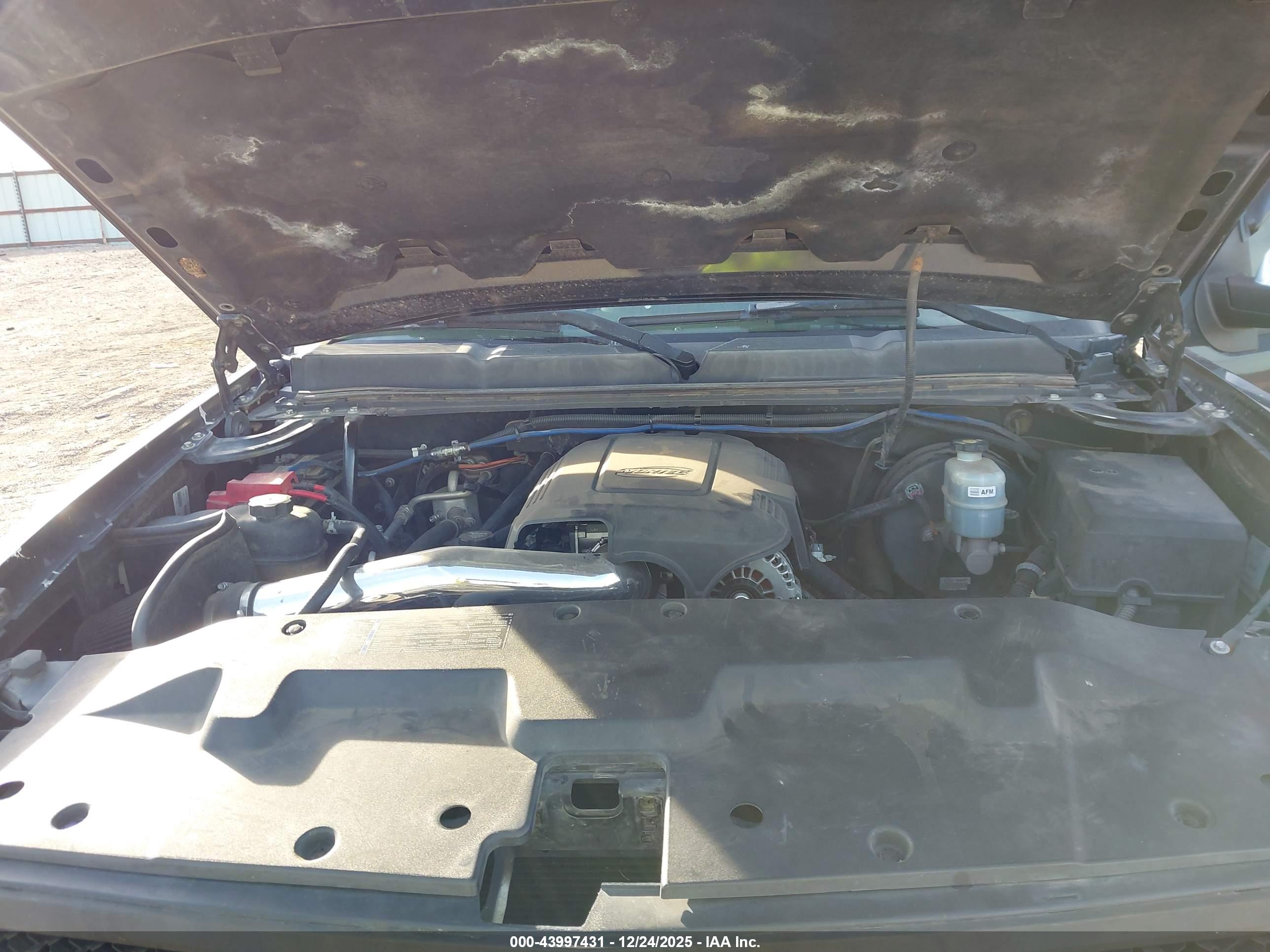 CHEVROLET SILVERADO image 10