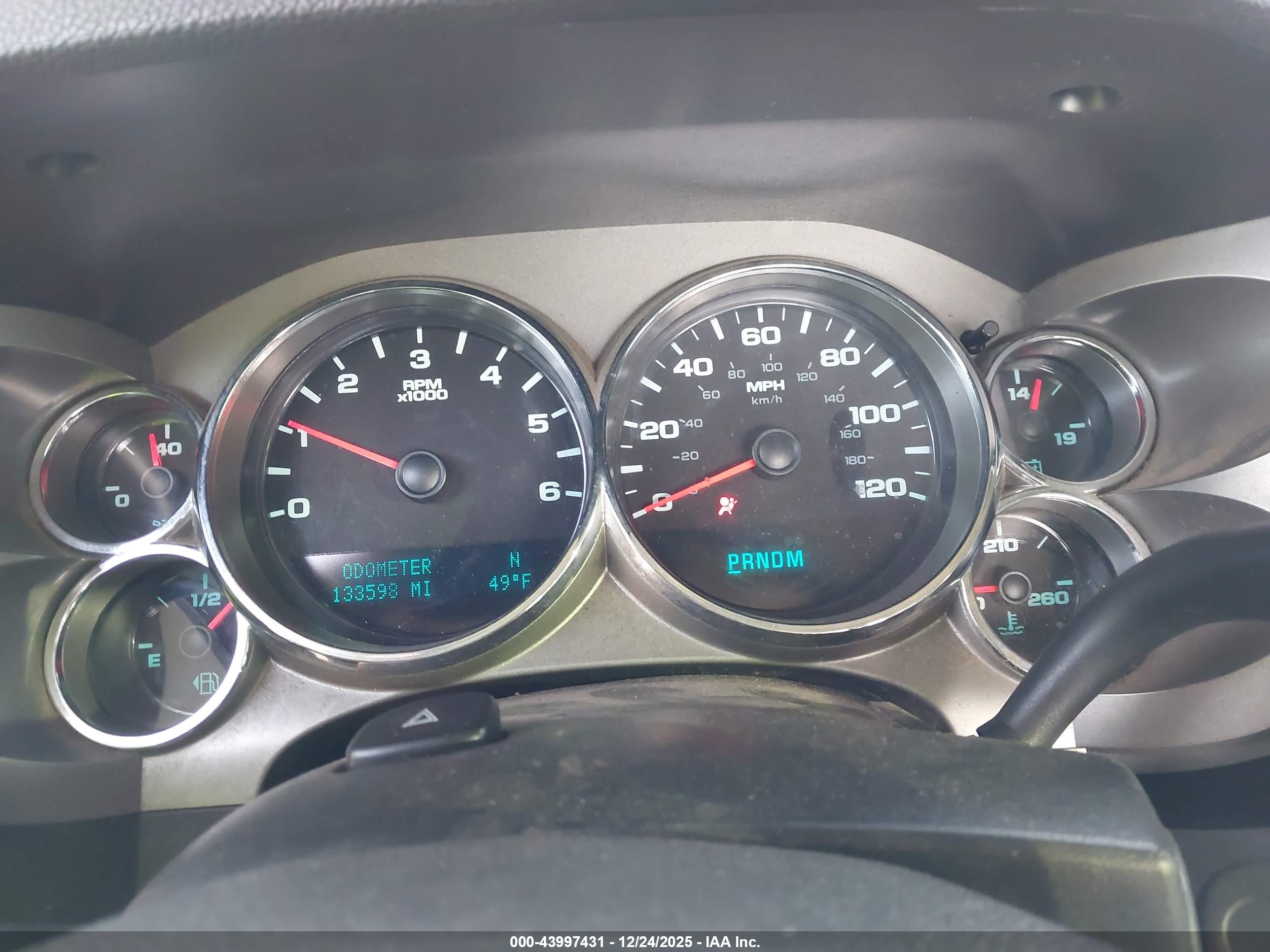 CHEVROLET SILVERADO image 7