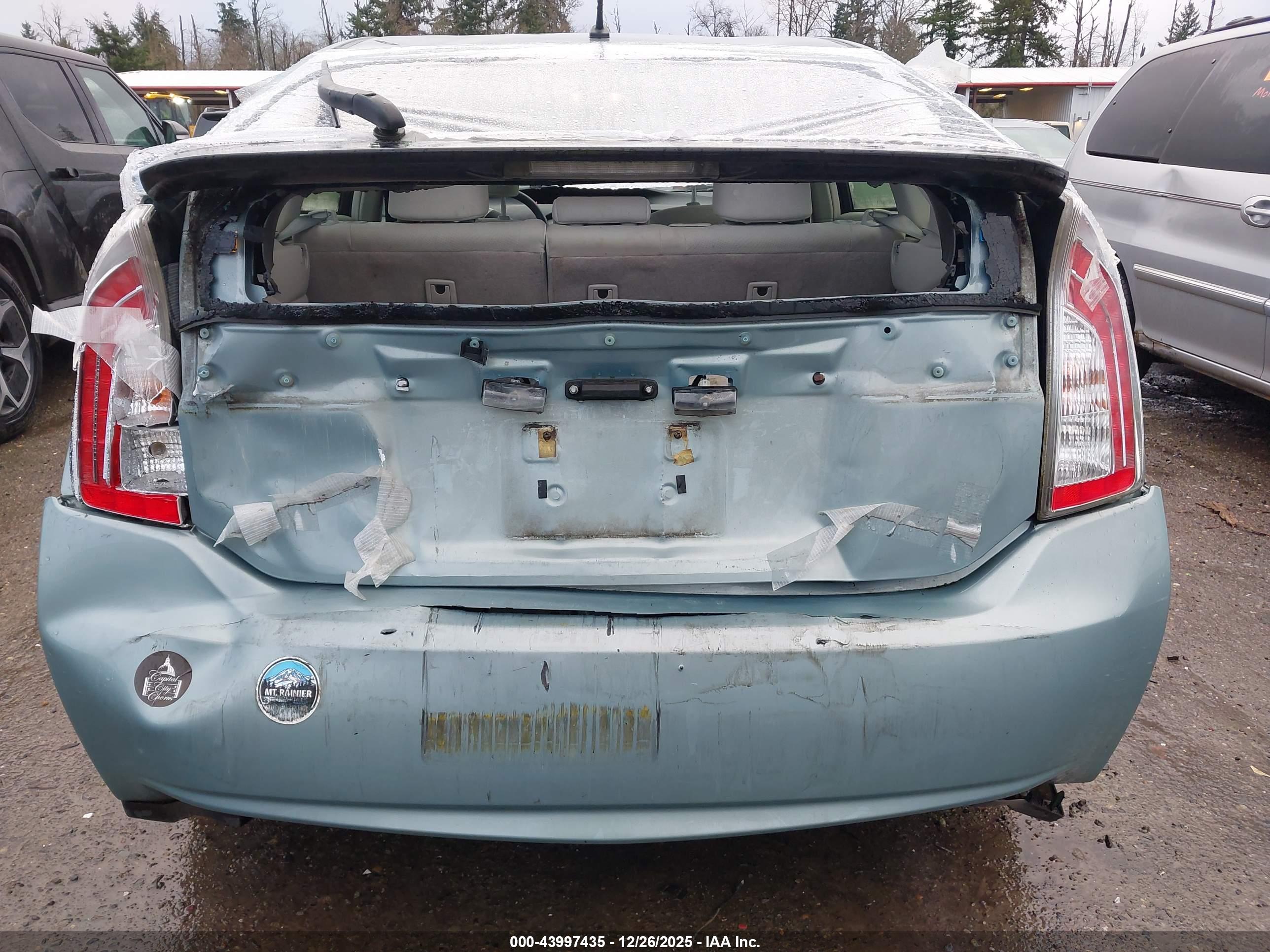 TOYOTA PRIUS image 6