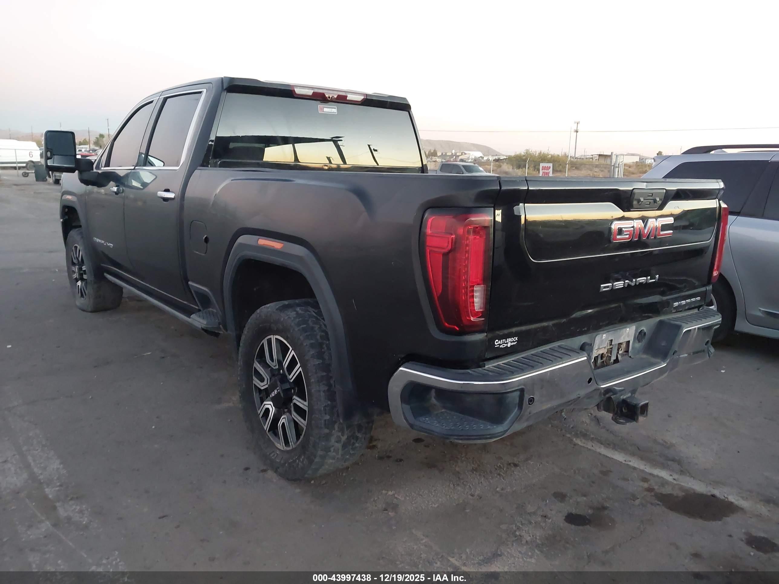 GMC SIERRA image 3
