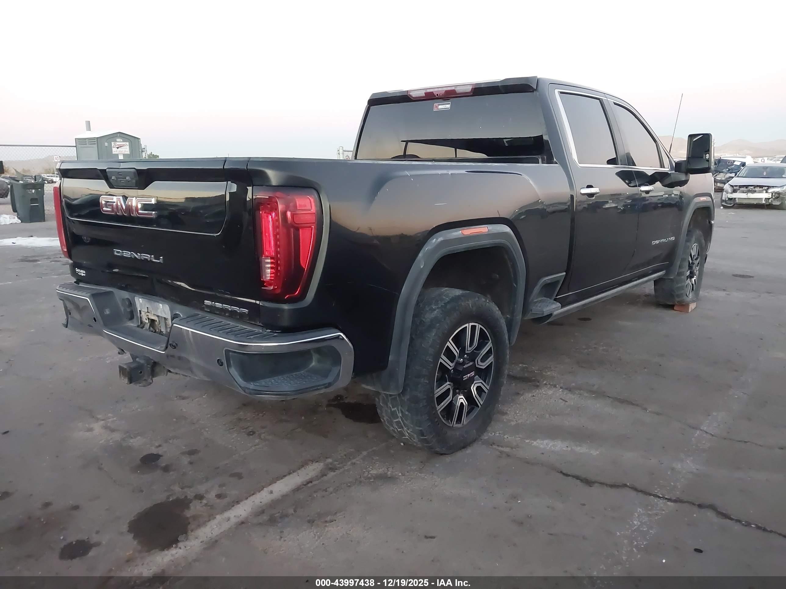 GMC SIERRA image 4