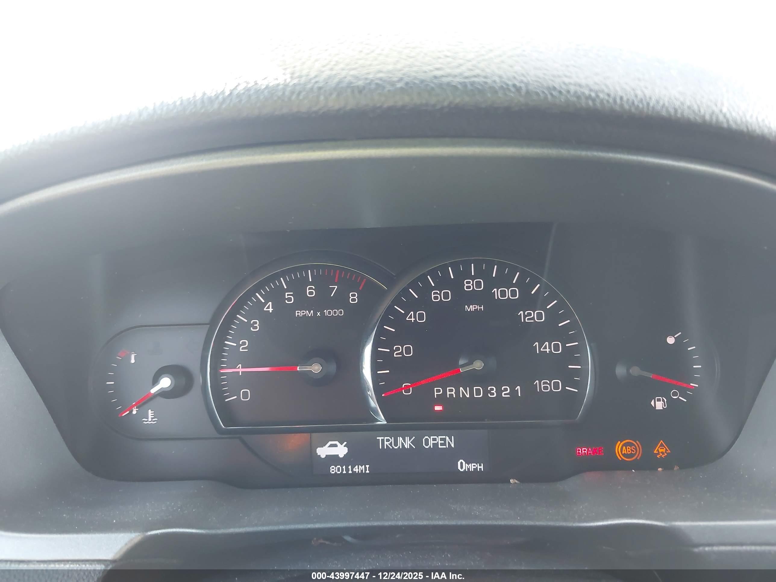 CADILLAC DTS image 7
