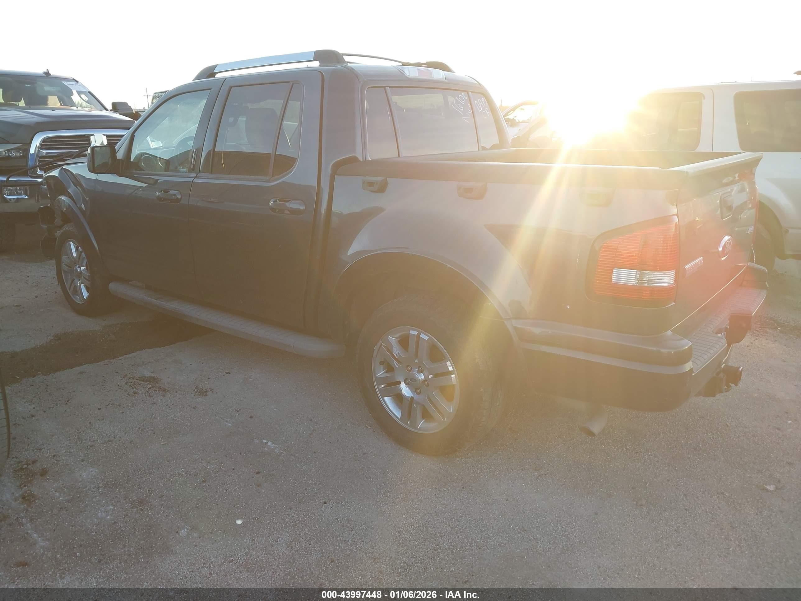 FORD EXPLORER image 3
