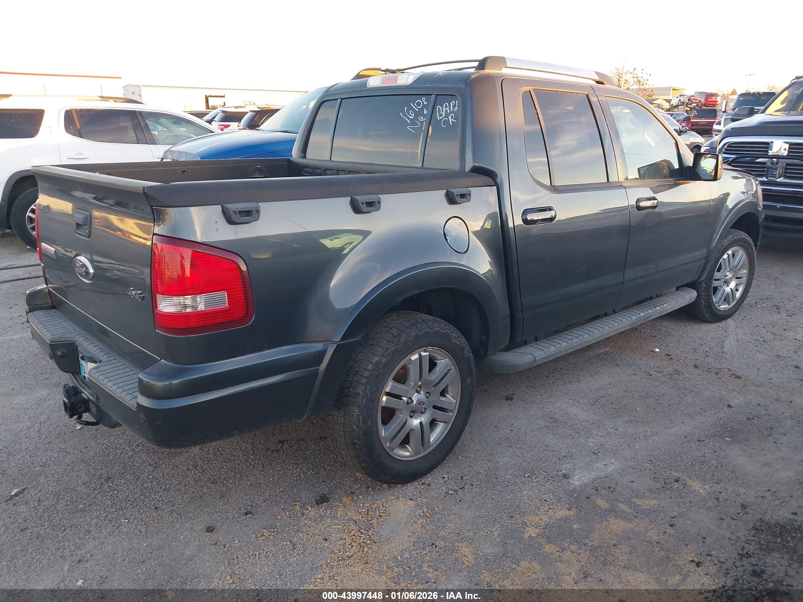 FORD EXPLORER image 4