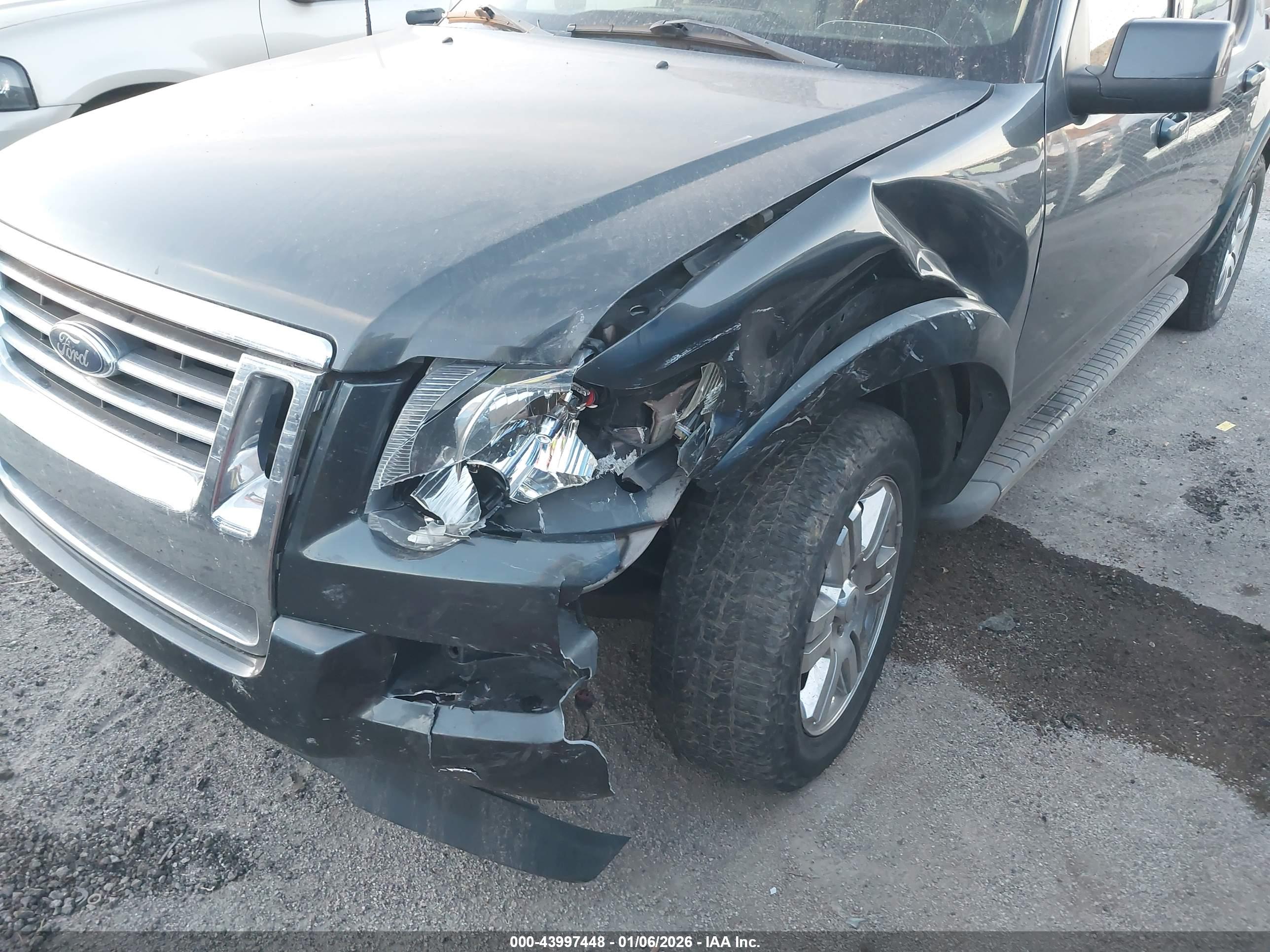 FORD EXPLORER image 6