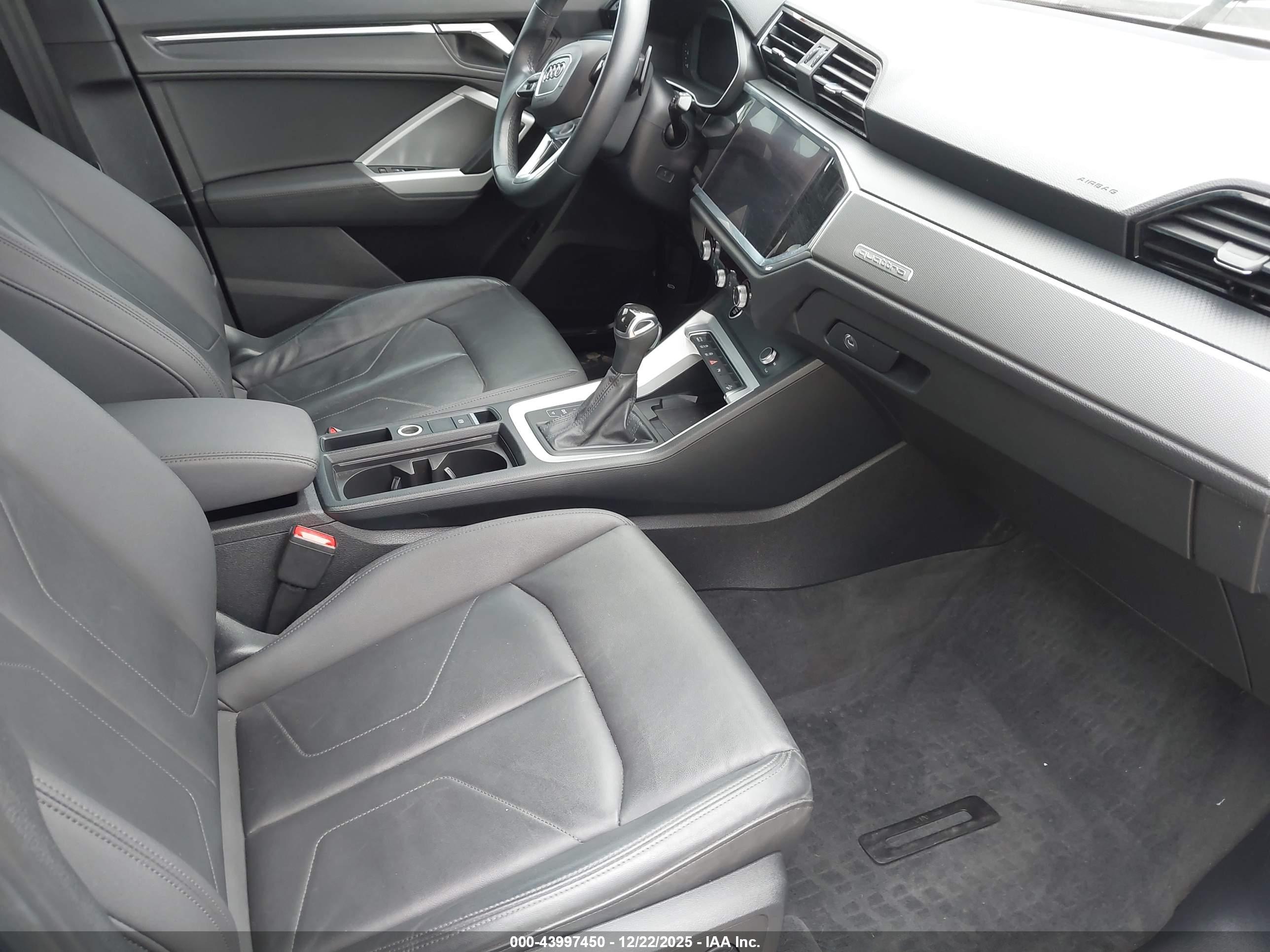 AUDI Q3 image 5