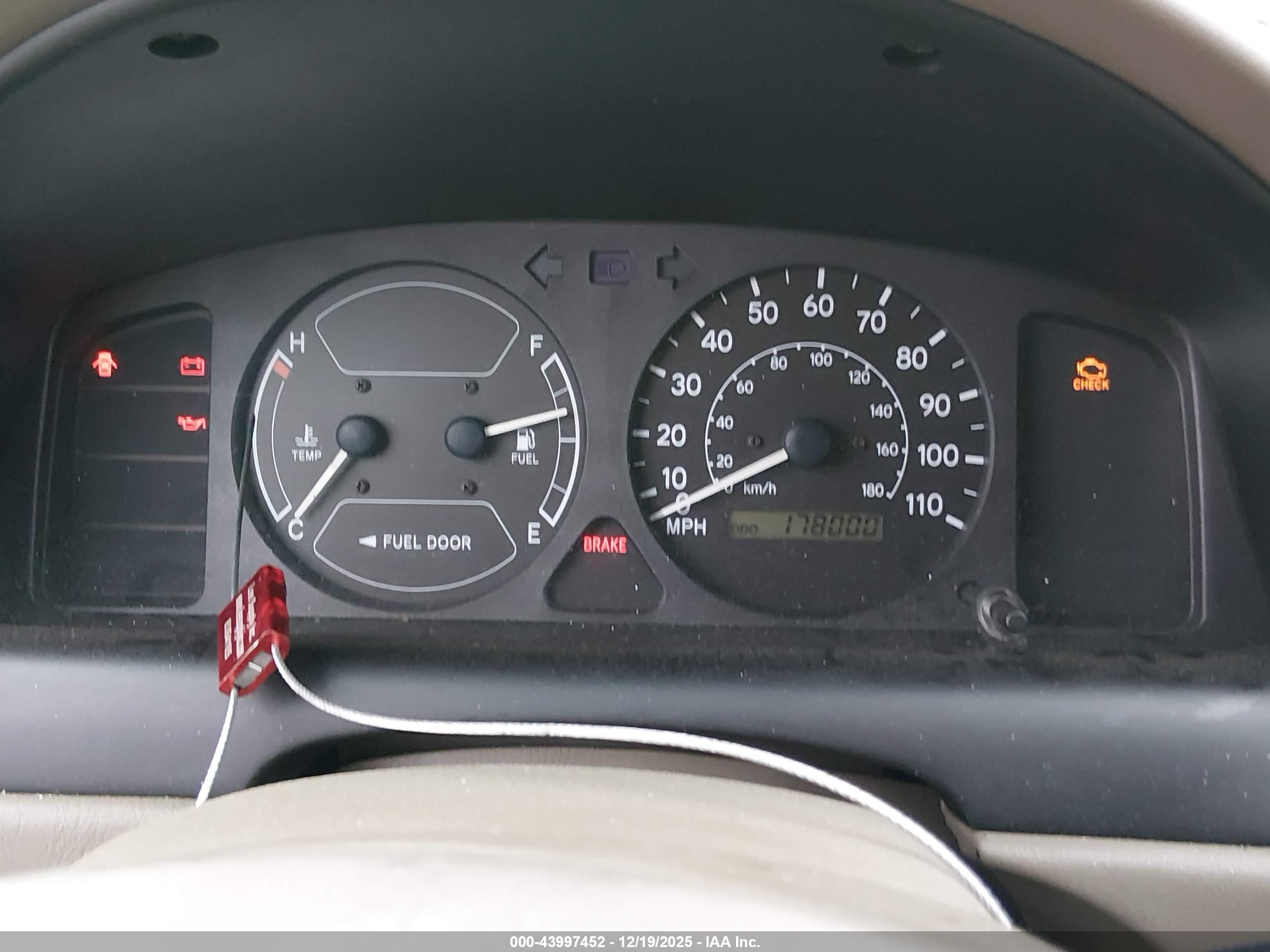 TOYOTA COROLLA image 7