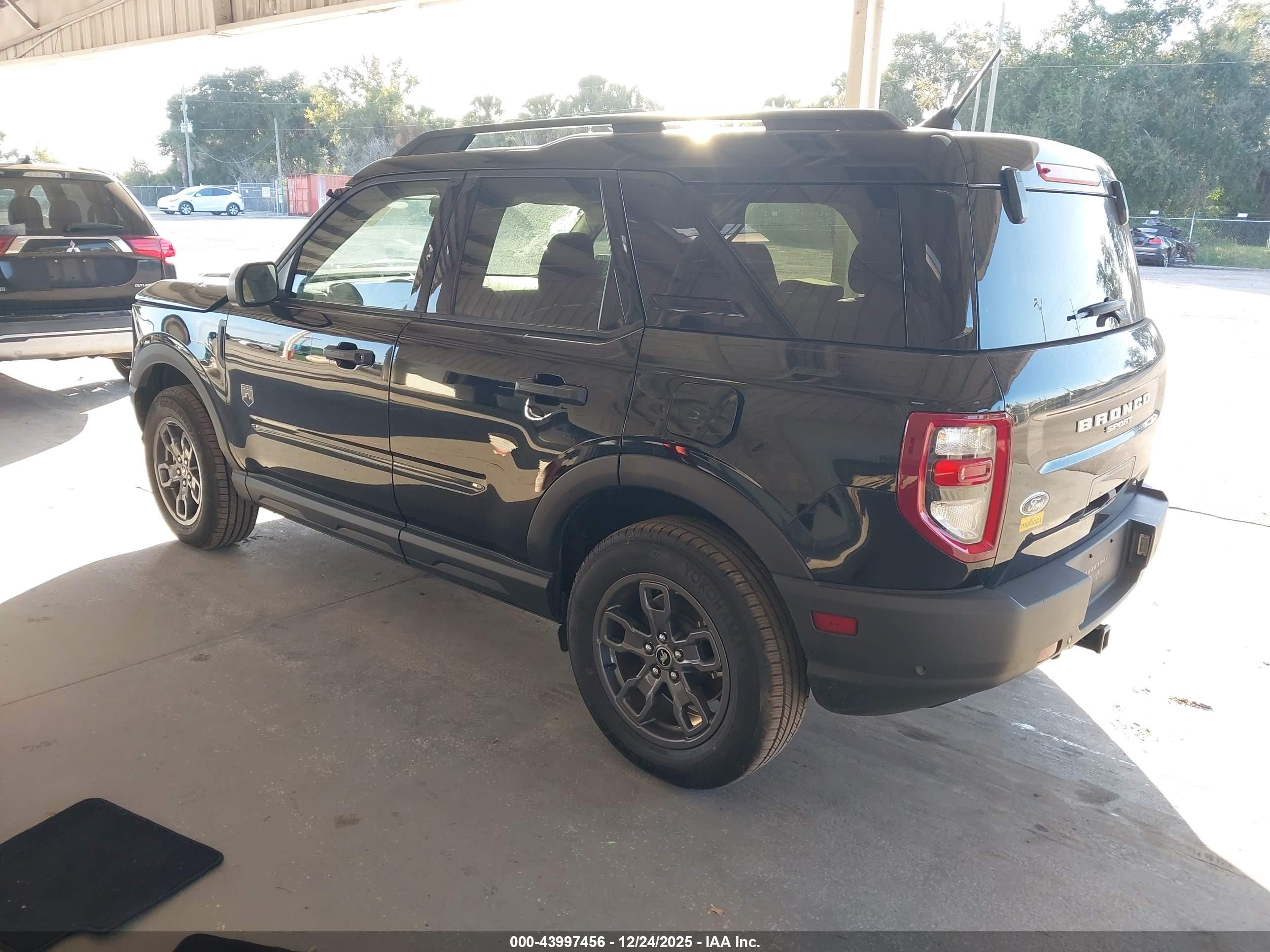 FORD BRONCO image 3