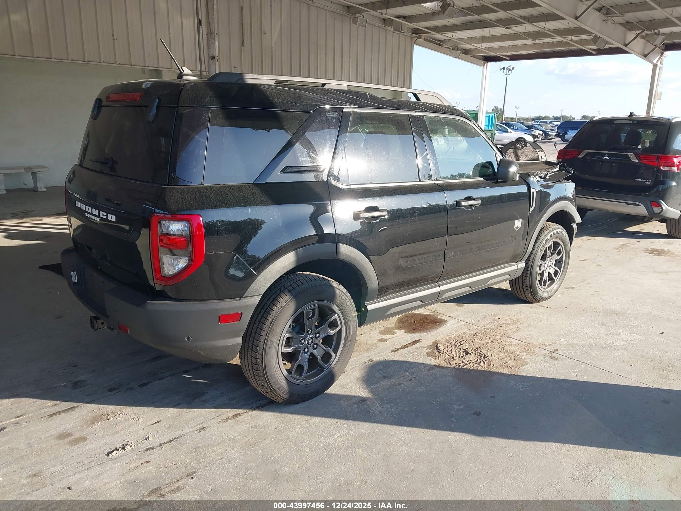 FORD BRONCO image 4