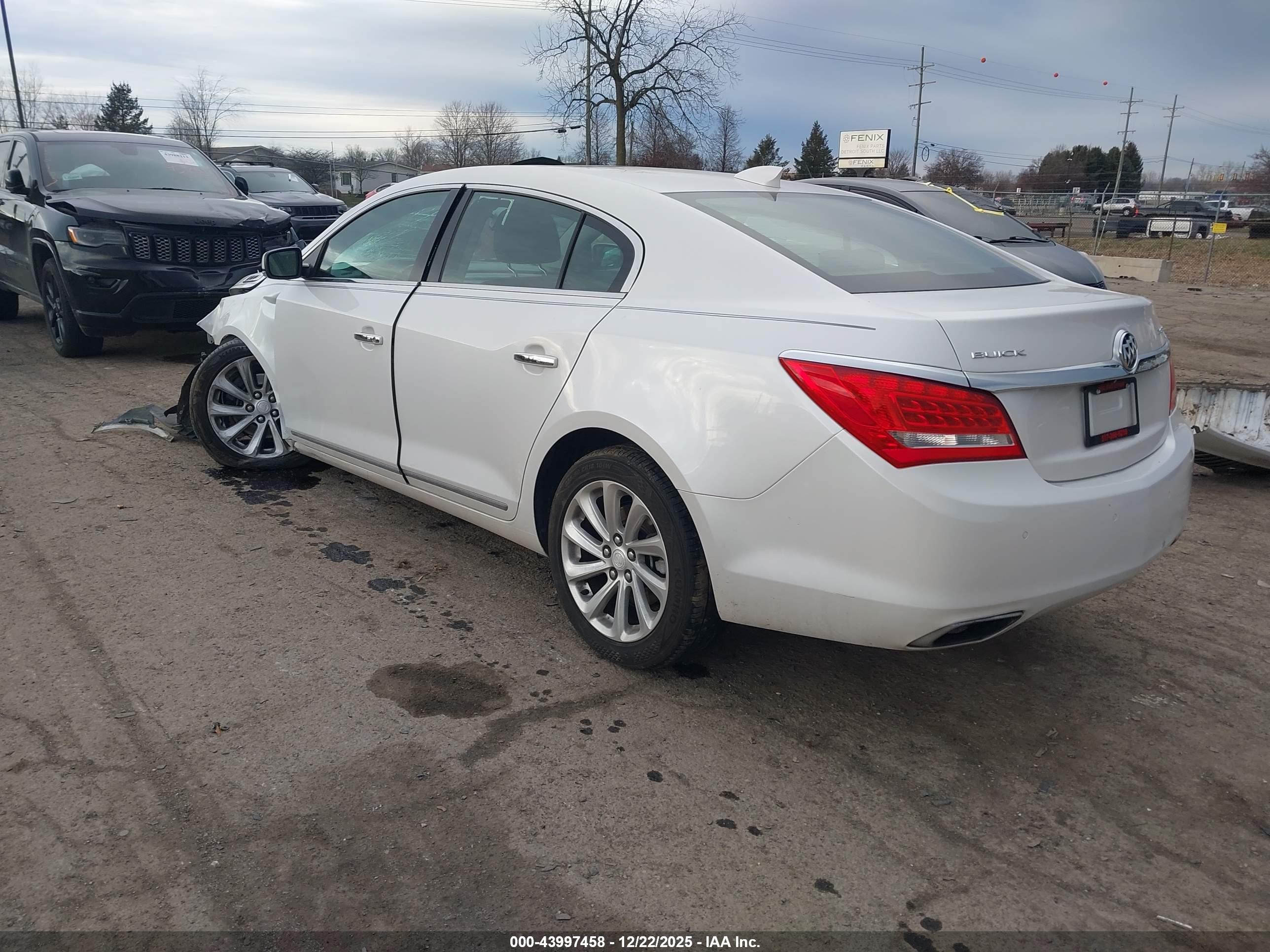 BUICK LACROSSE image 3