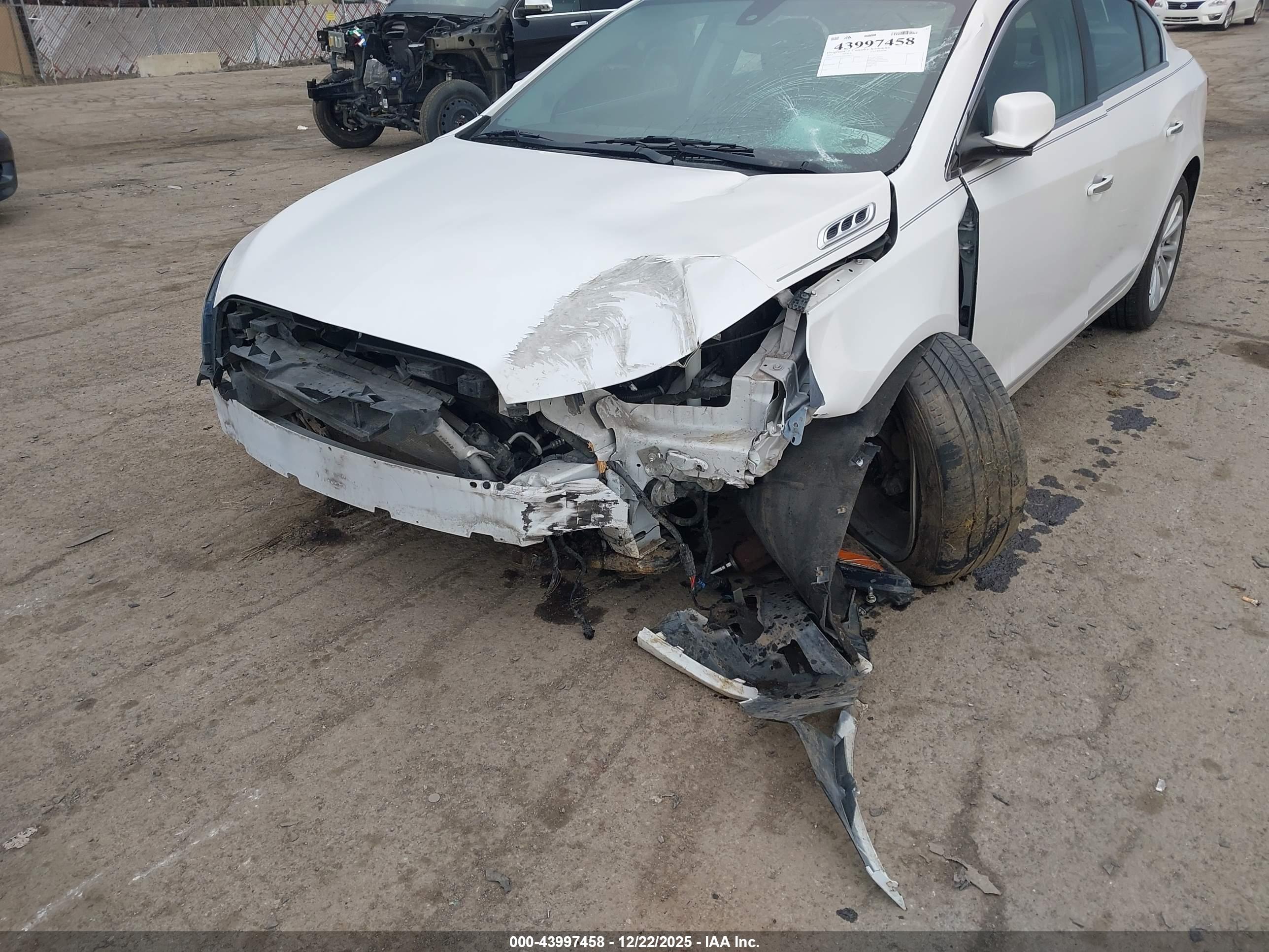 BUICK LACROSSE image 6