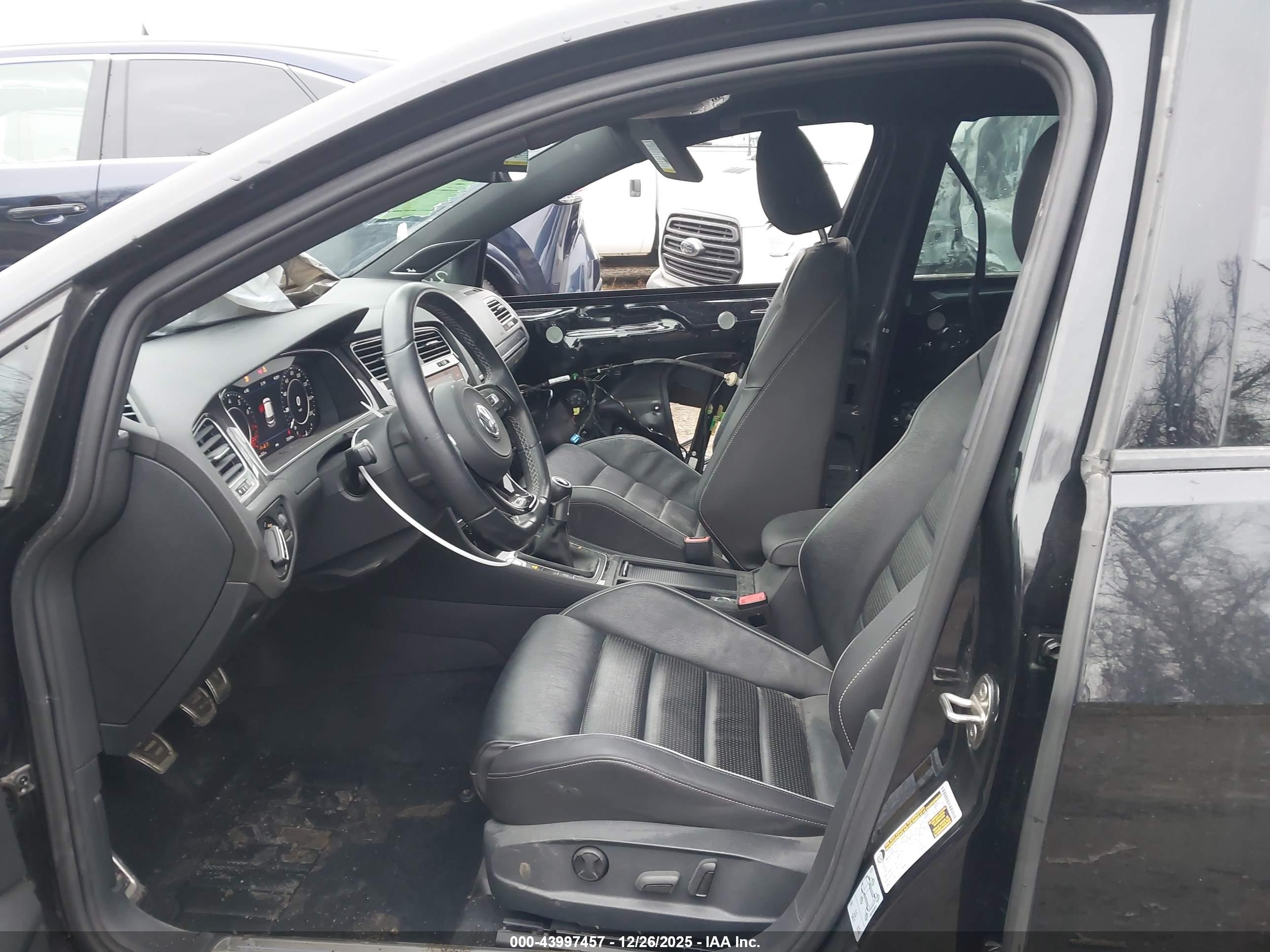 VOLKSWAGEN GOLF image 5