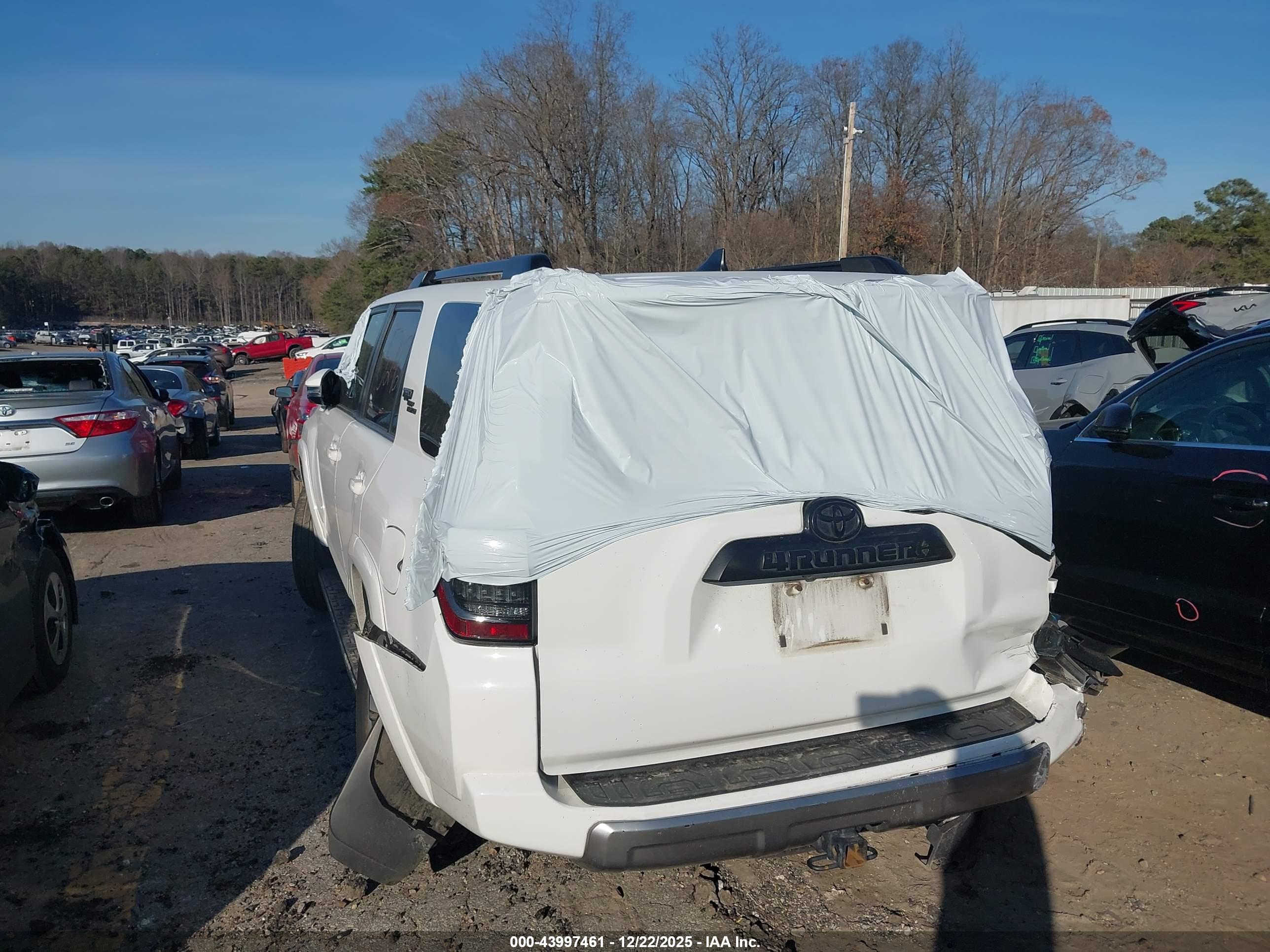 TOYOTA 4RUNNER image 3