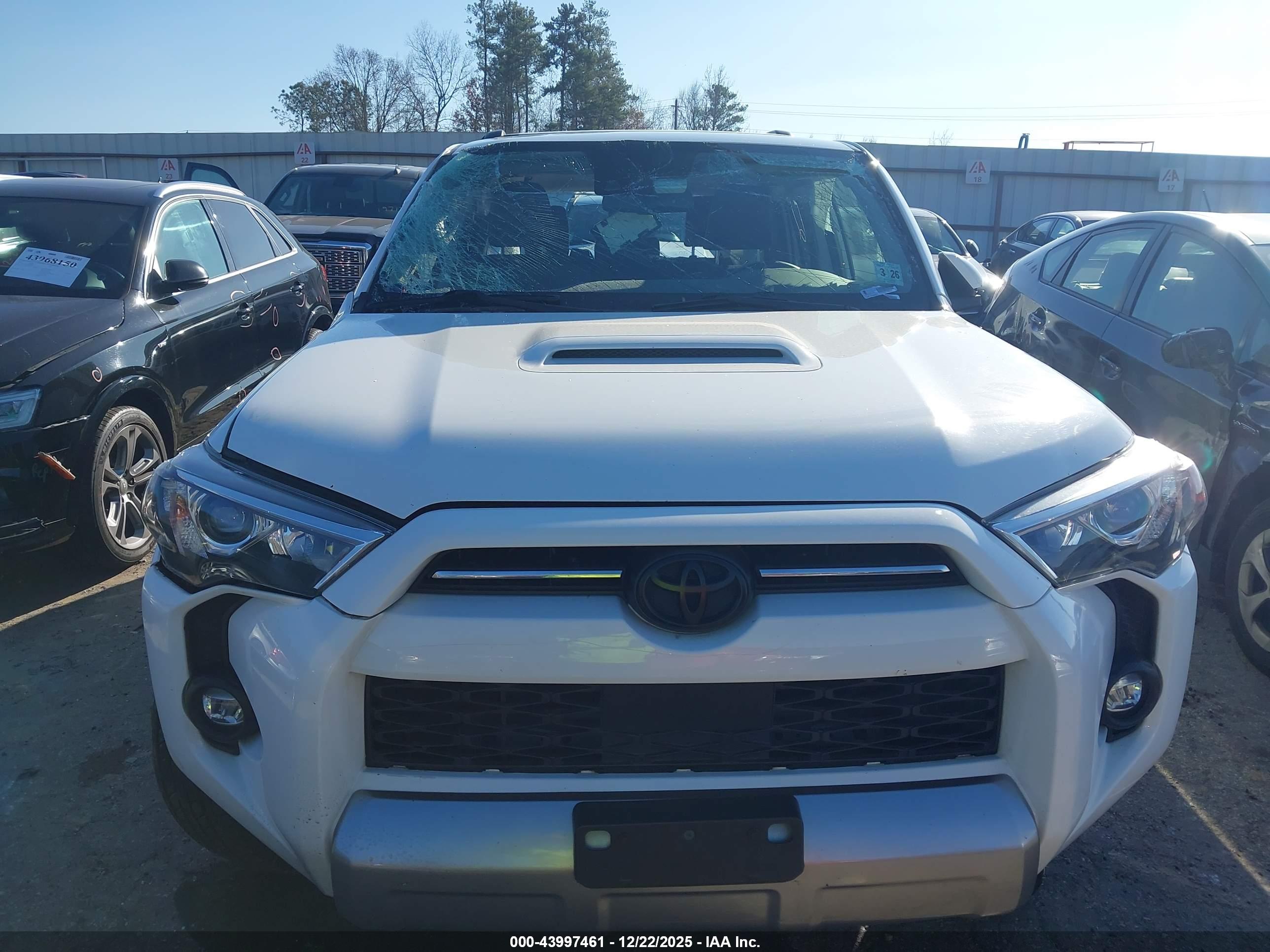 TOYOTA 4RUNNER image 6