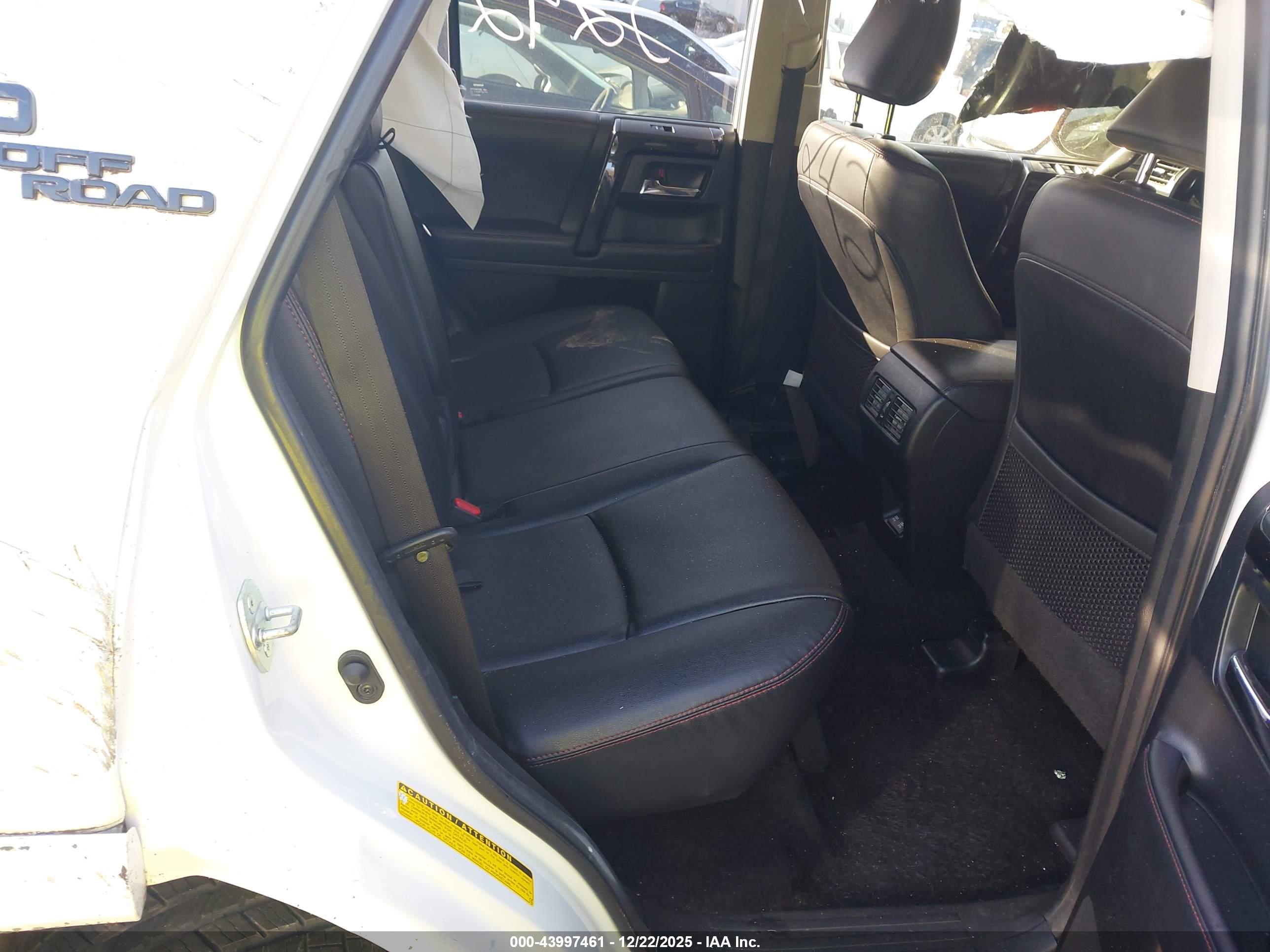 TOYOTA 4RUNNER image 8