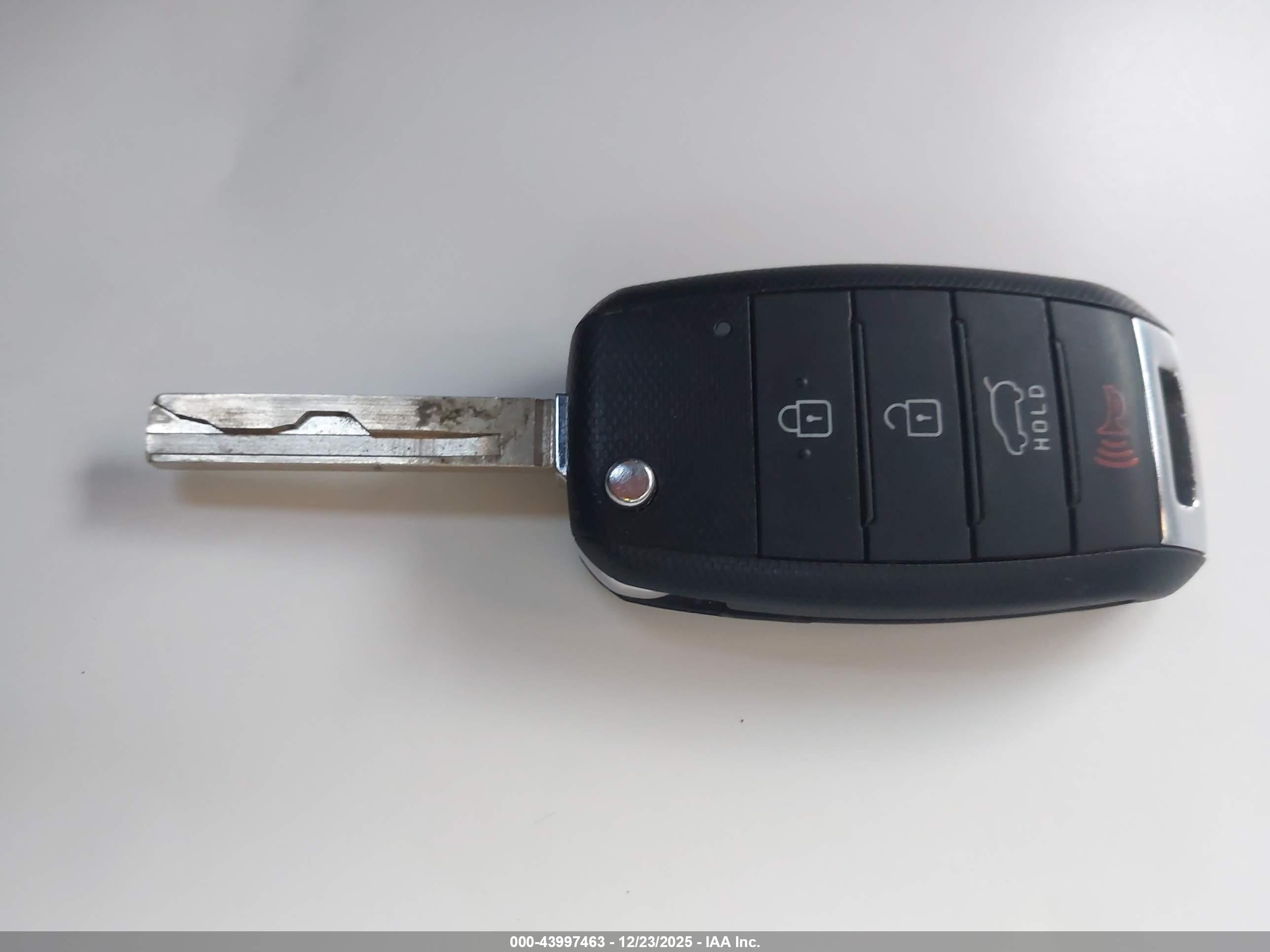 KIA SORENTO image 11