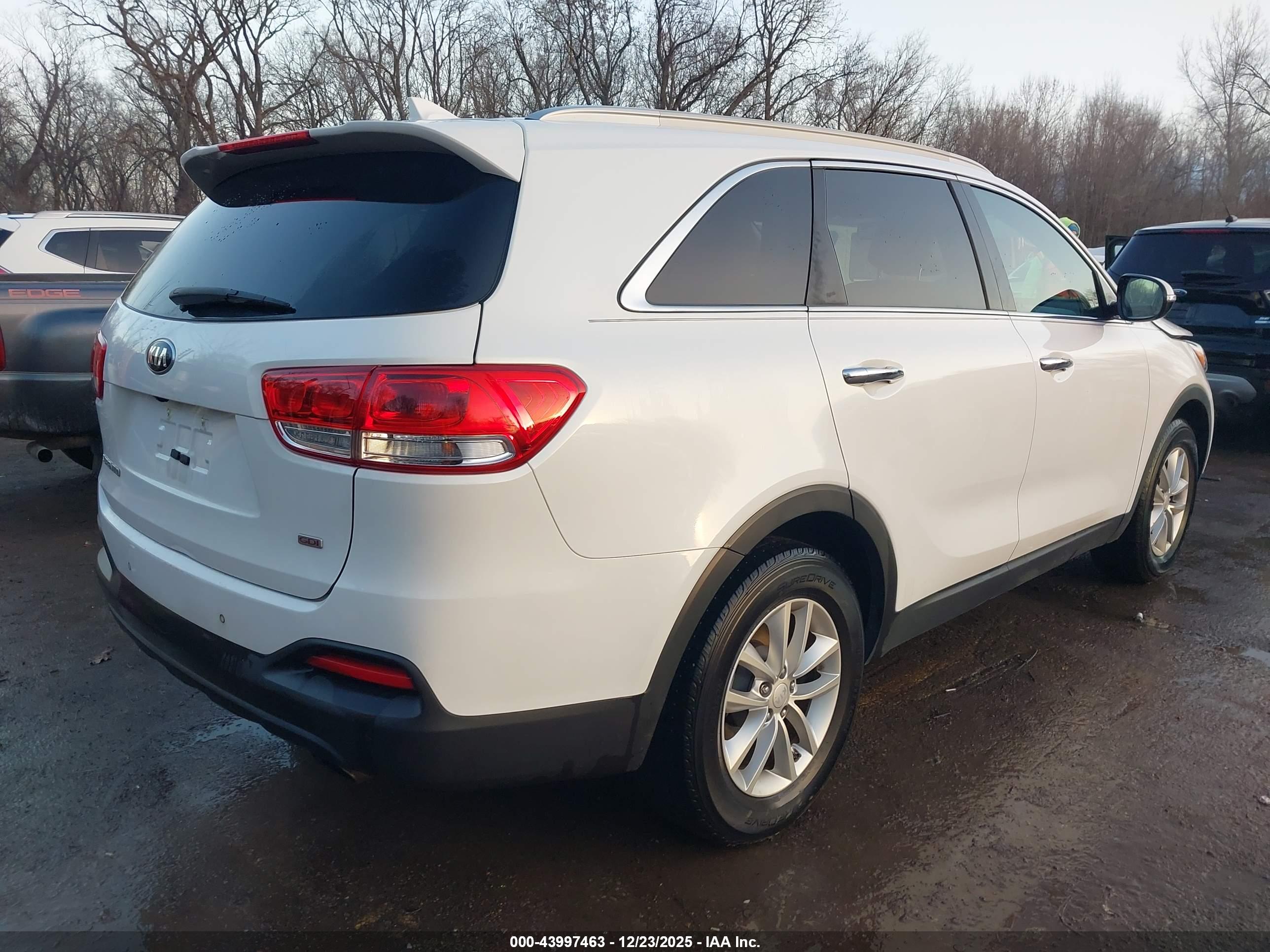 KIA SORENTO image 4