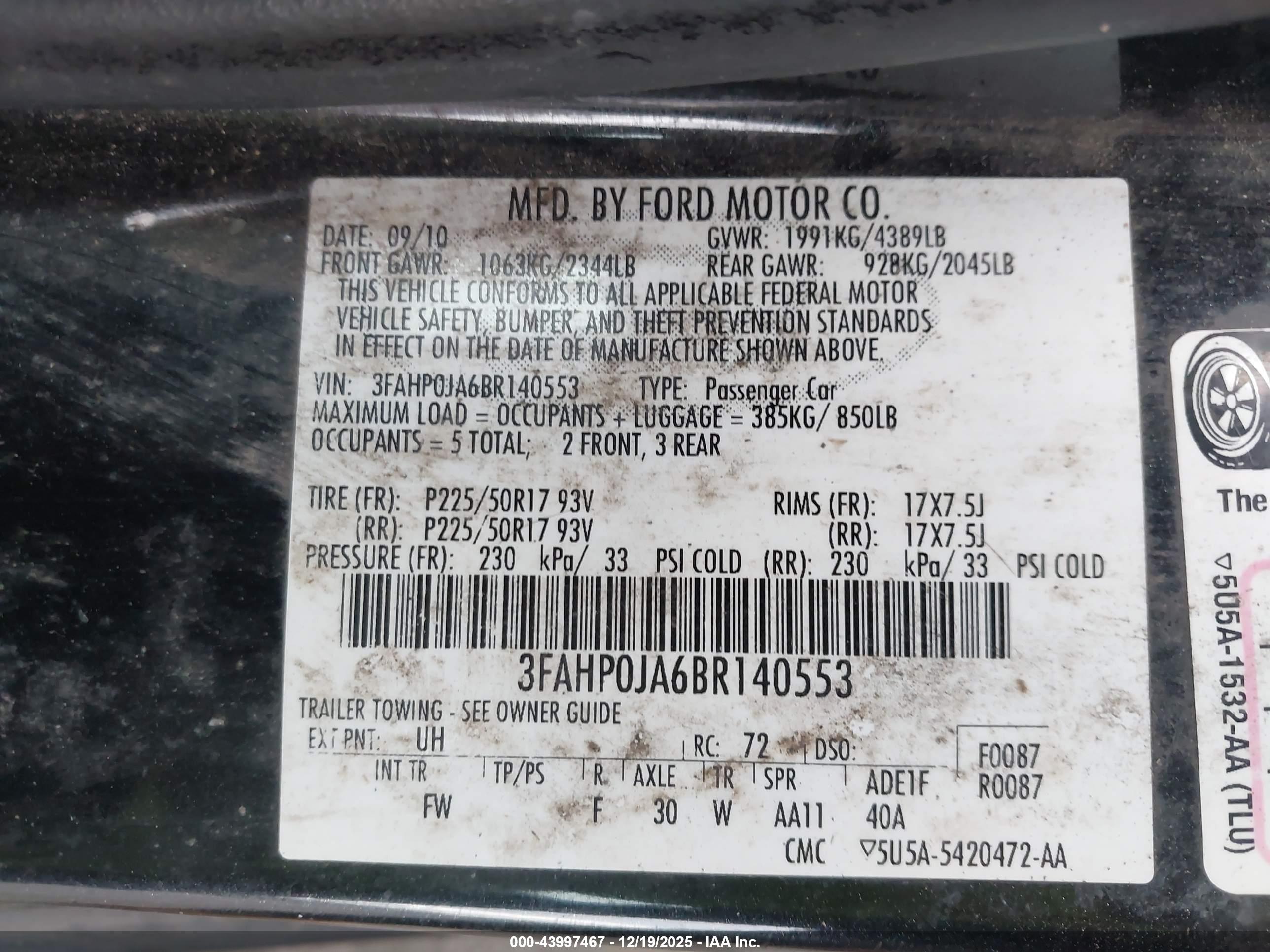FORD FUSION image 9