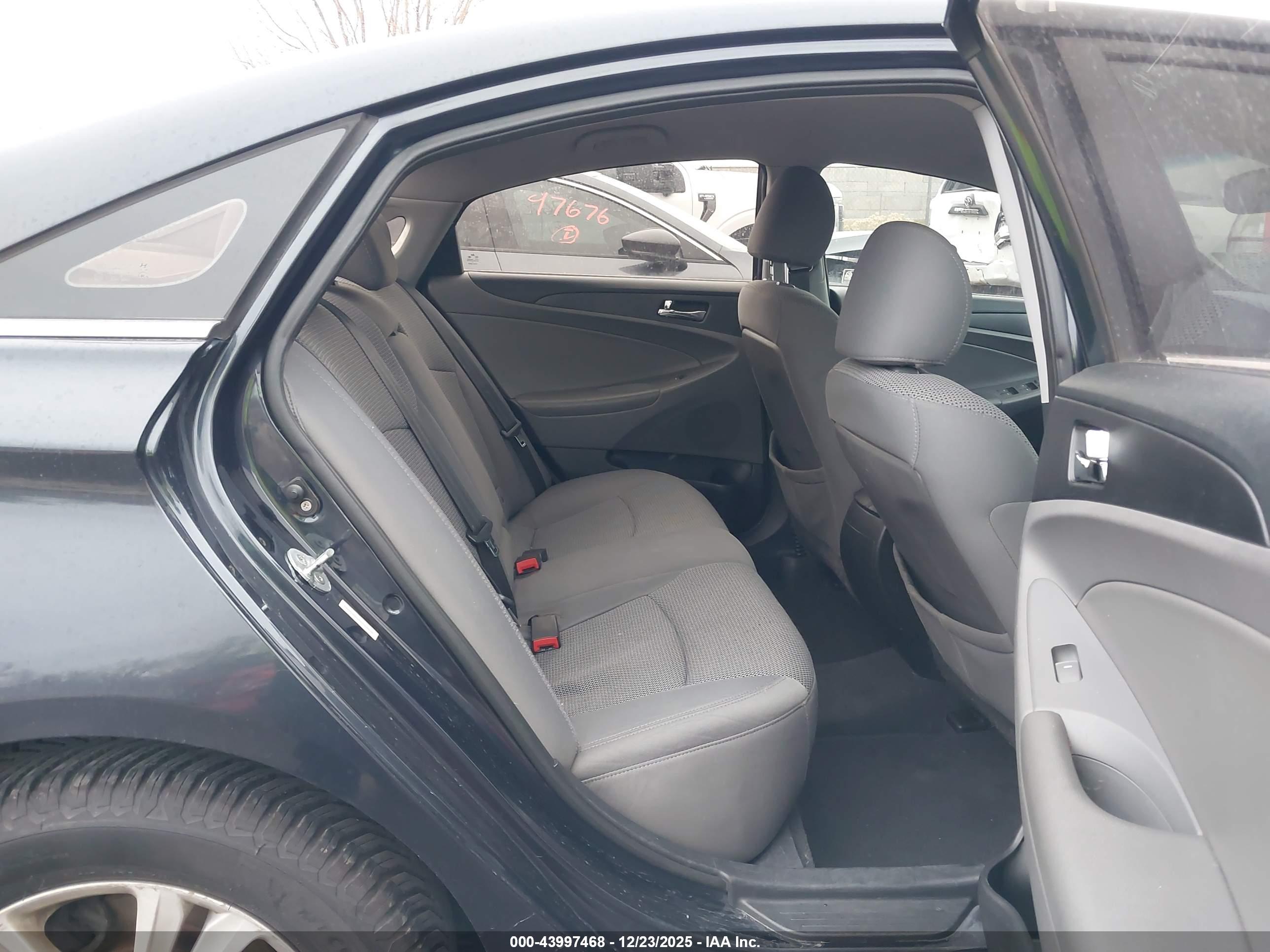 HYUNDAI SONATA image 8