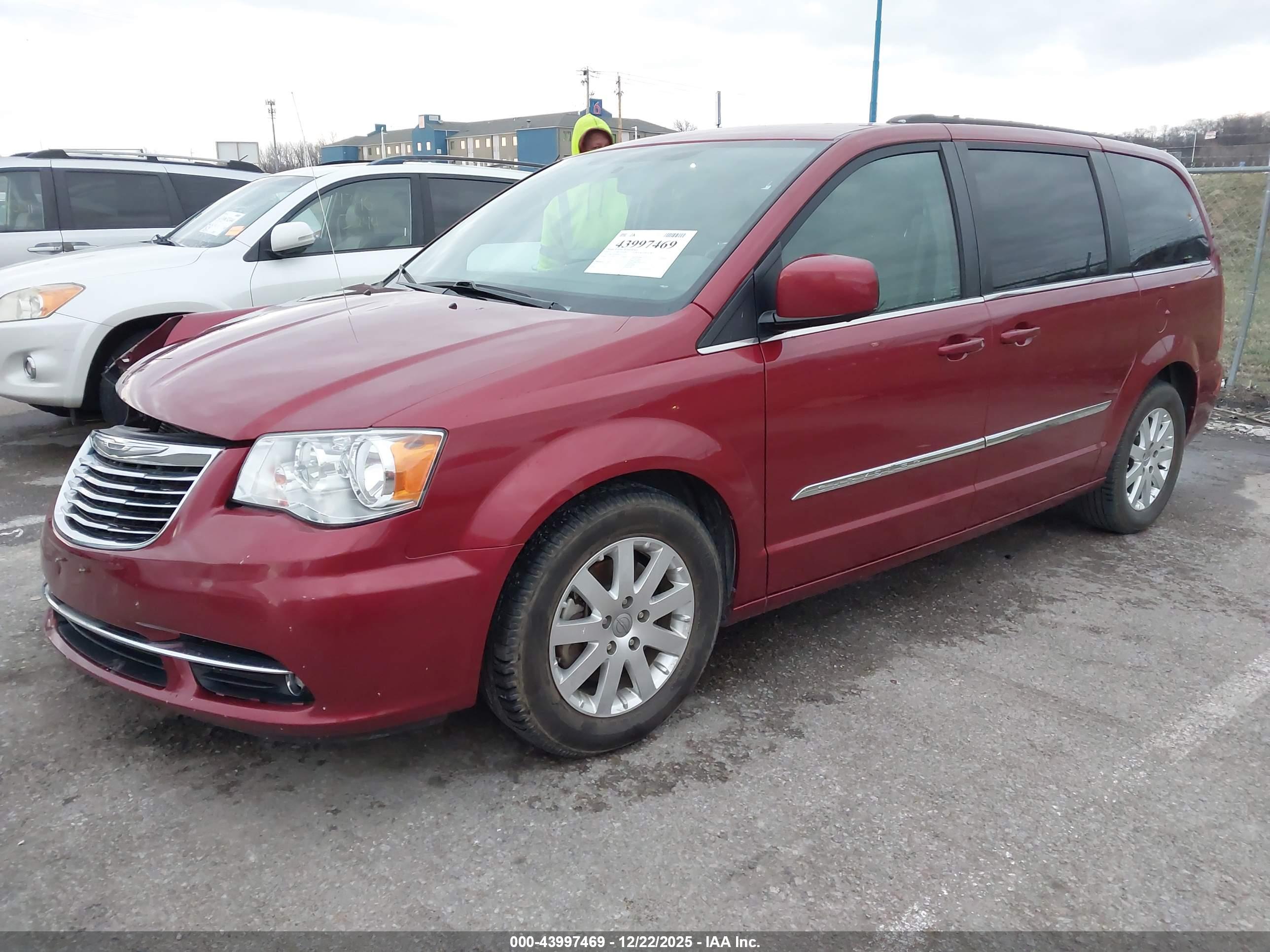 CHRYSLER TOWN image 2