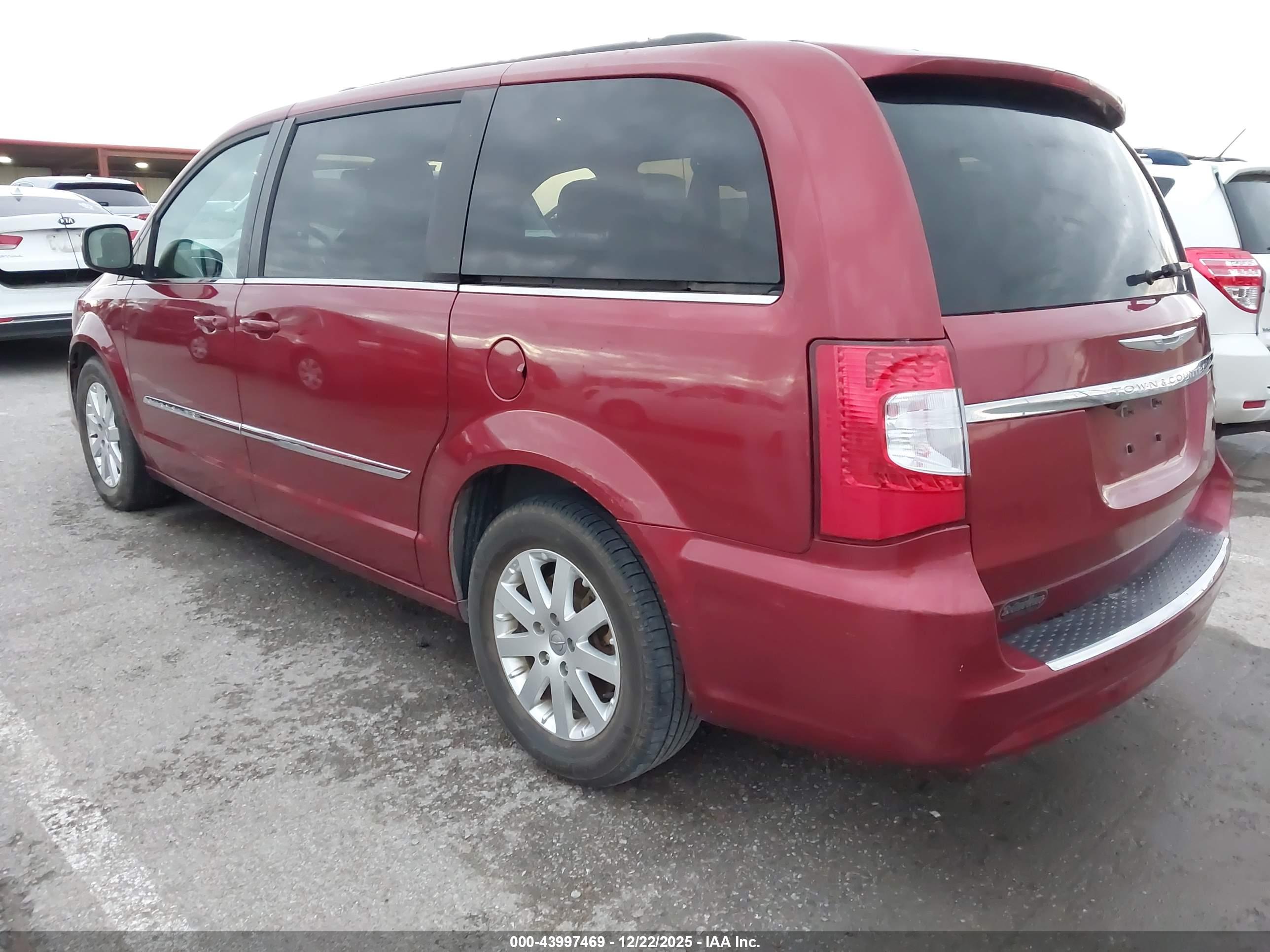 CHRYSLER TOWN image 3