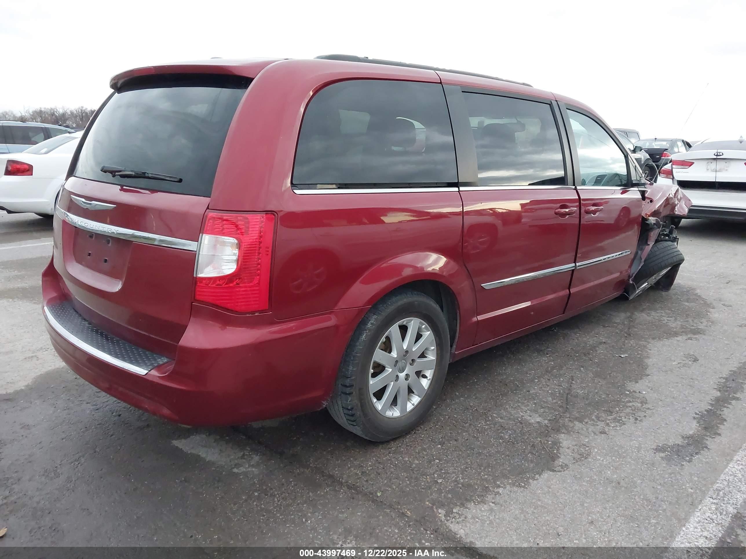 CHRYSLER TOWN image 4