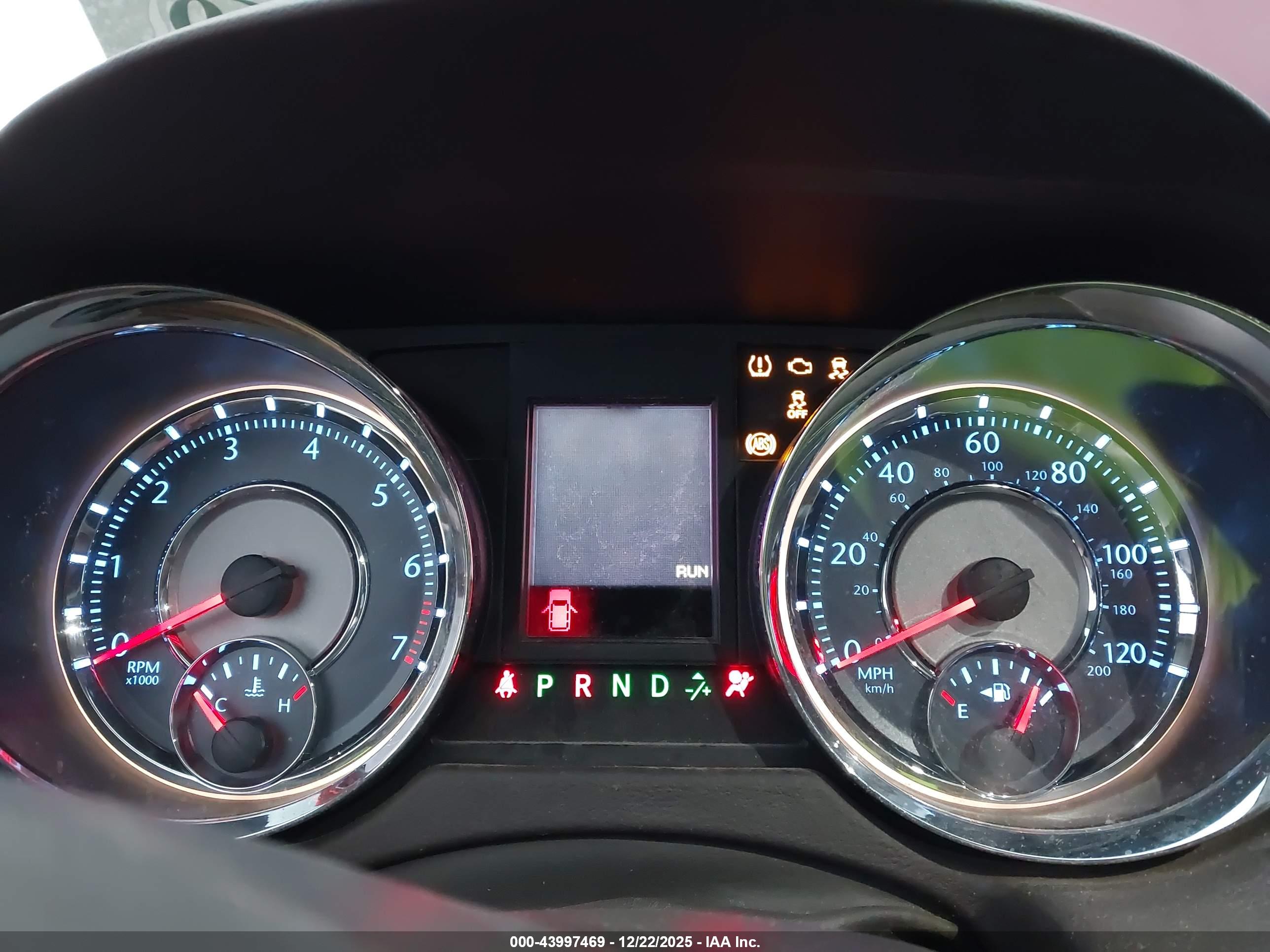 CHRYSLER TOWN image 7