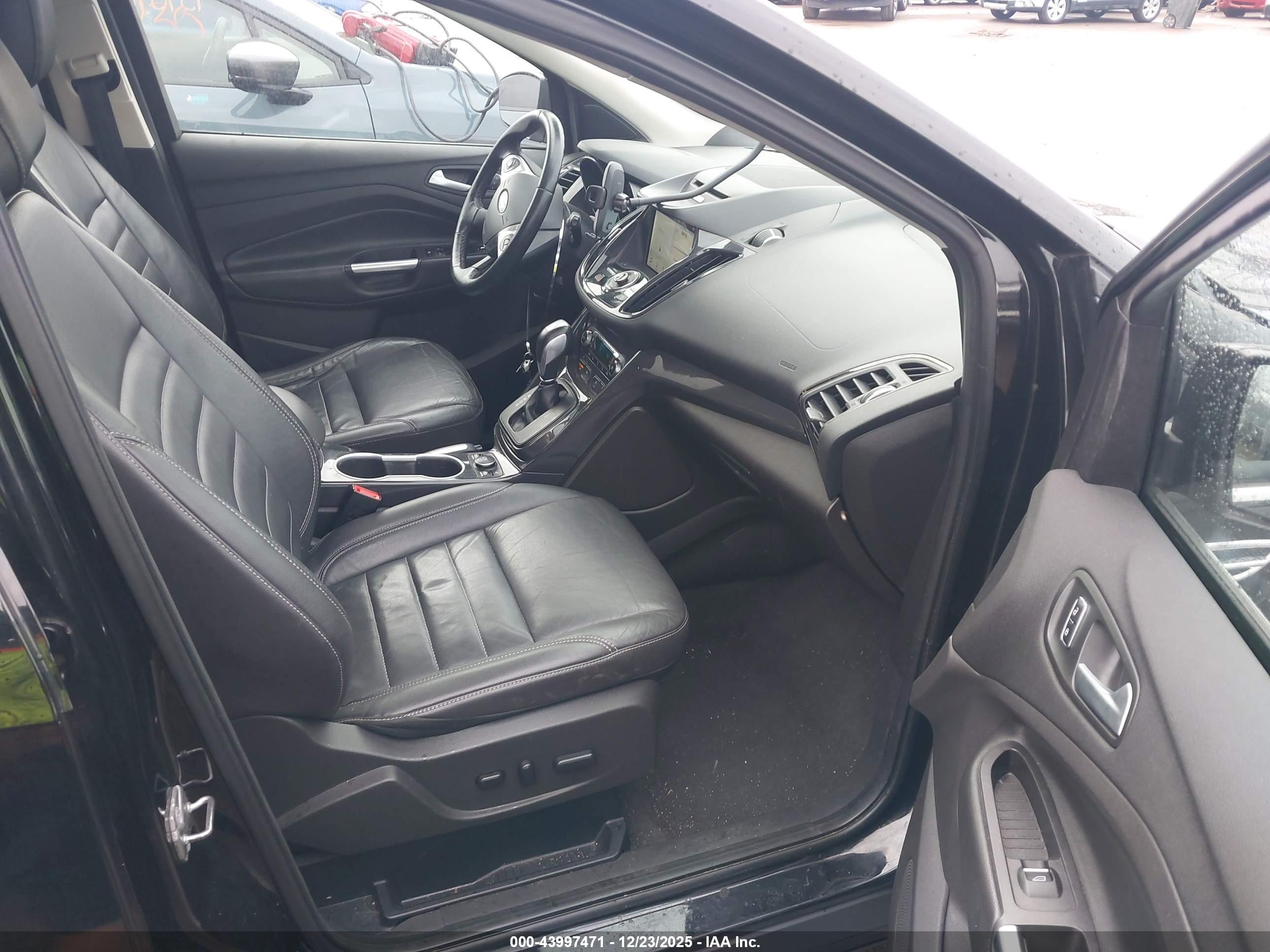 FORD ESCAPE image 5
