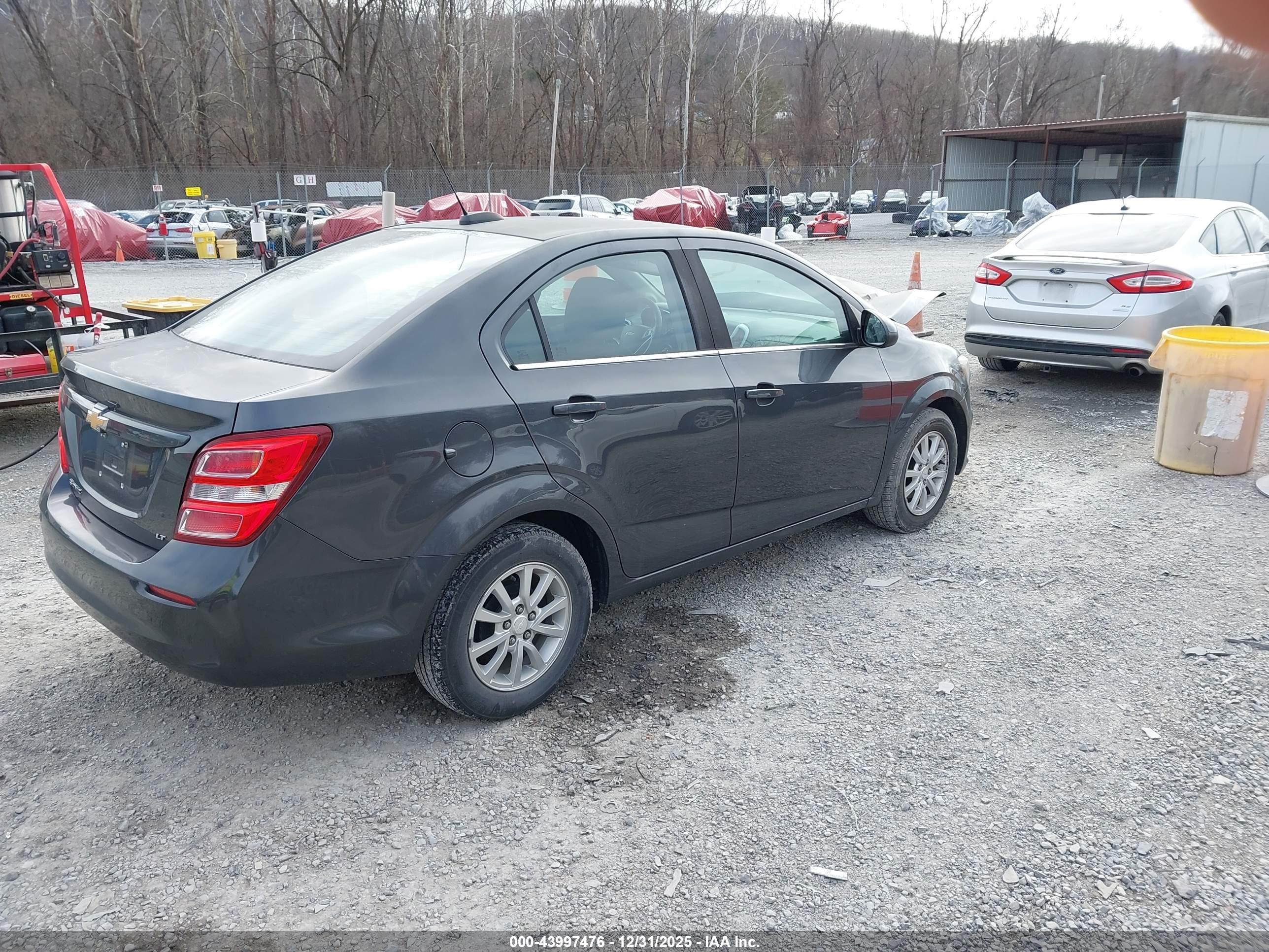 CHEVROLET SONIC image 4