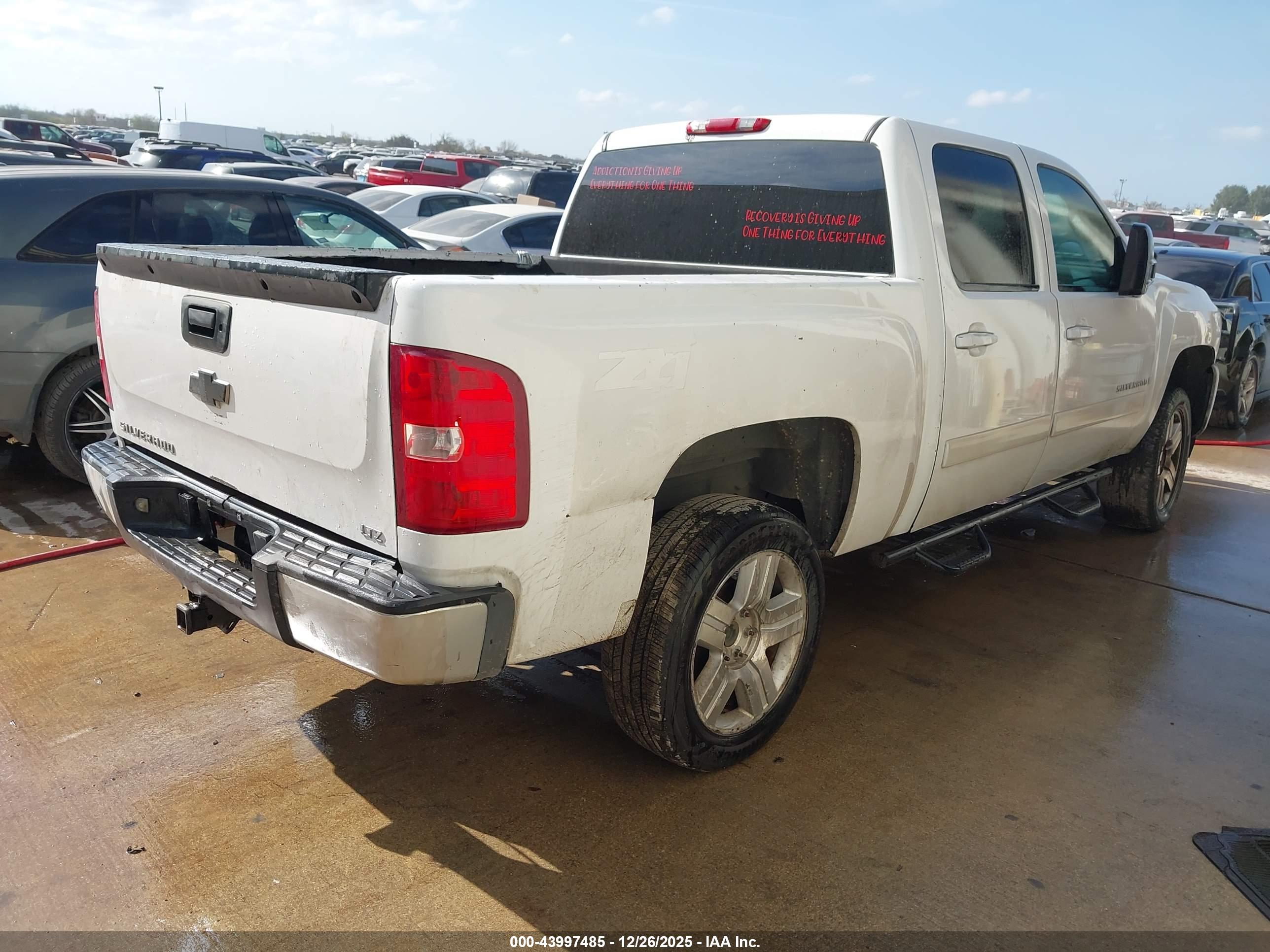 CHEVROLET SILVERADO image 4