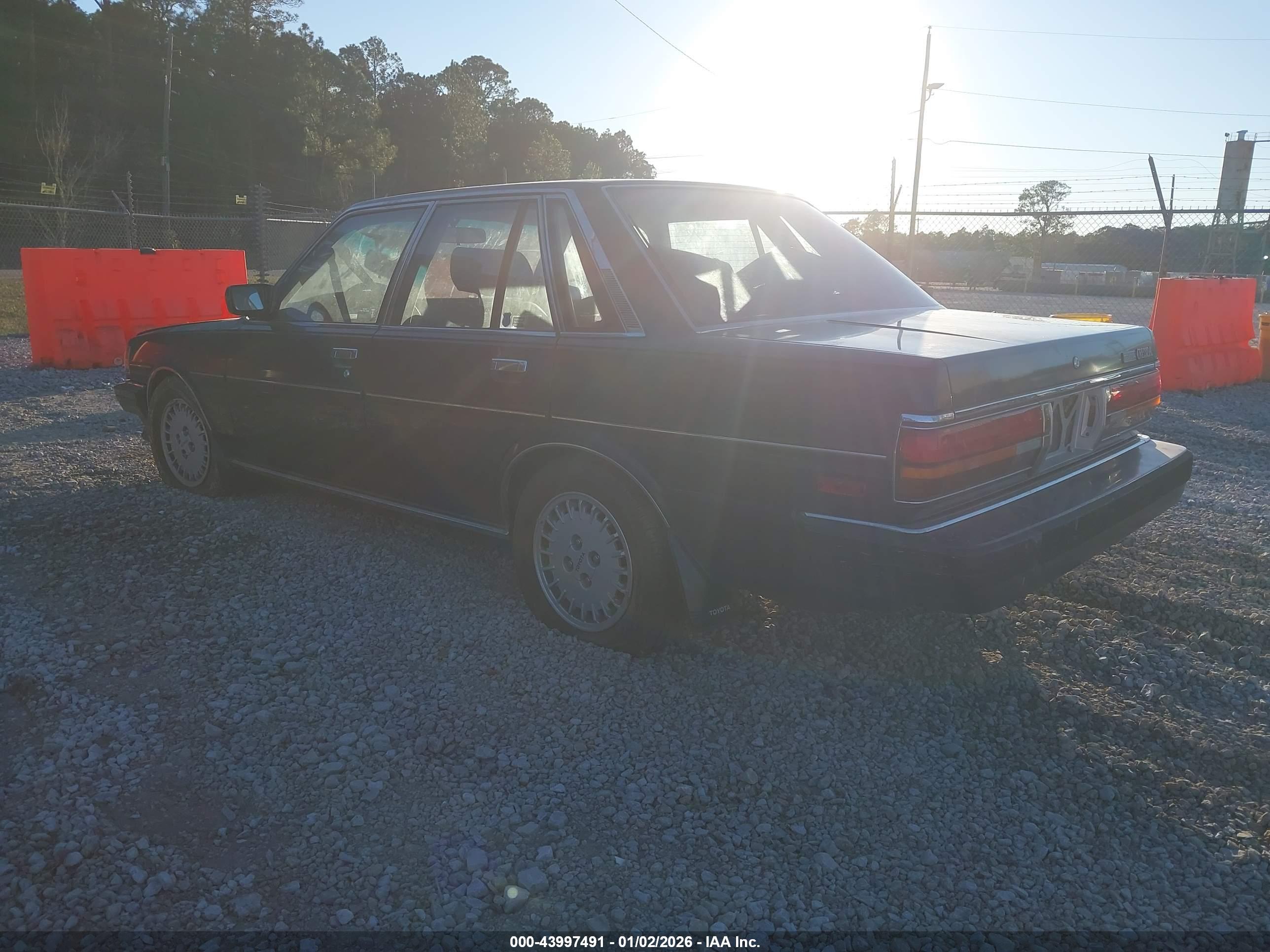 TOYOTA CRESSIDA image 3