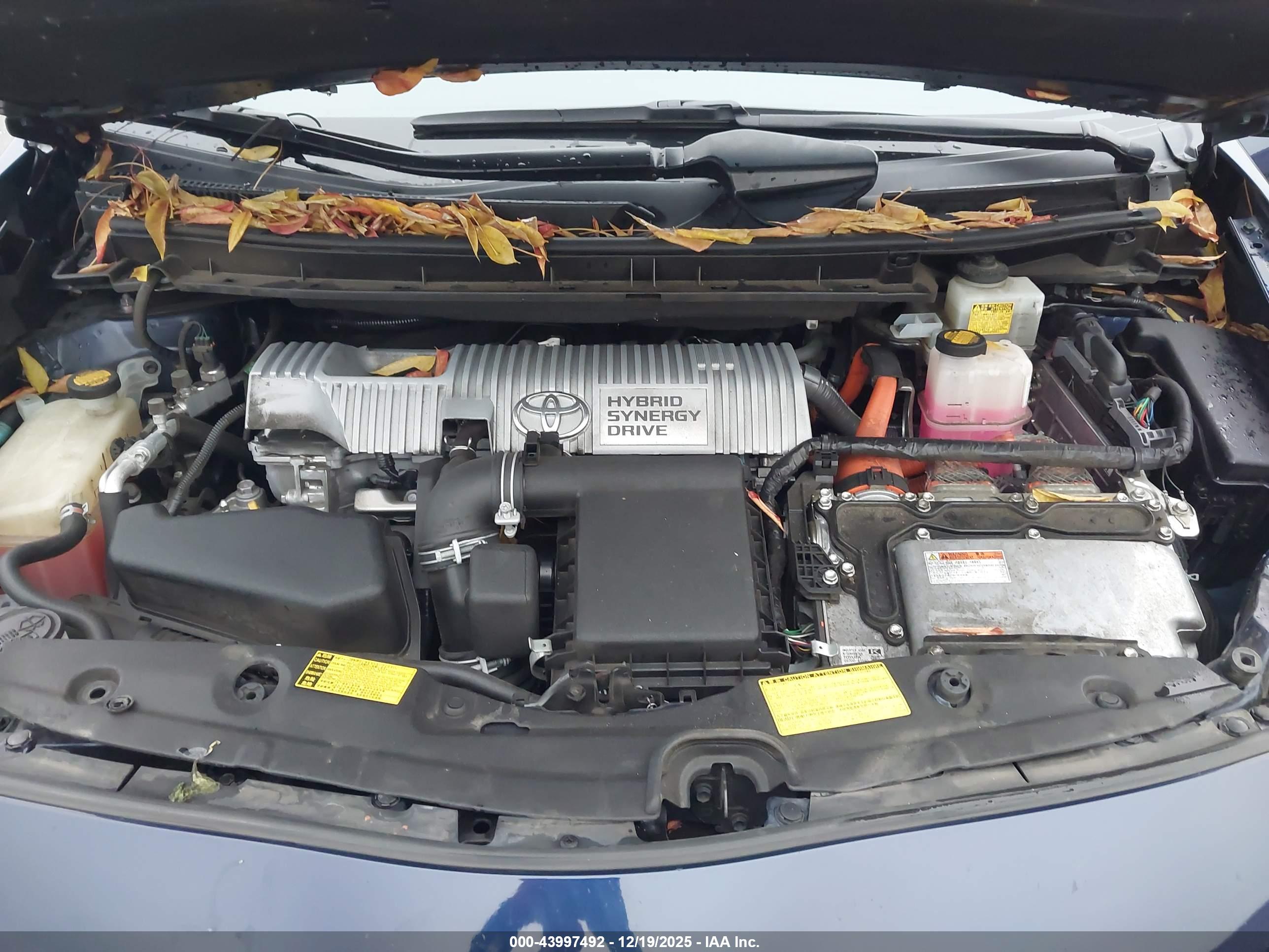 TOYOTA PRIUS image 10