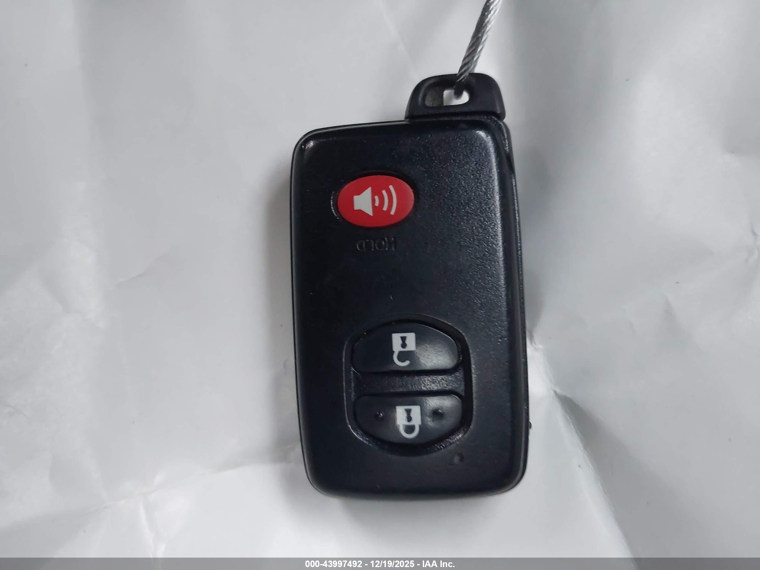 TOYOTA PRIUS image 11