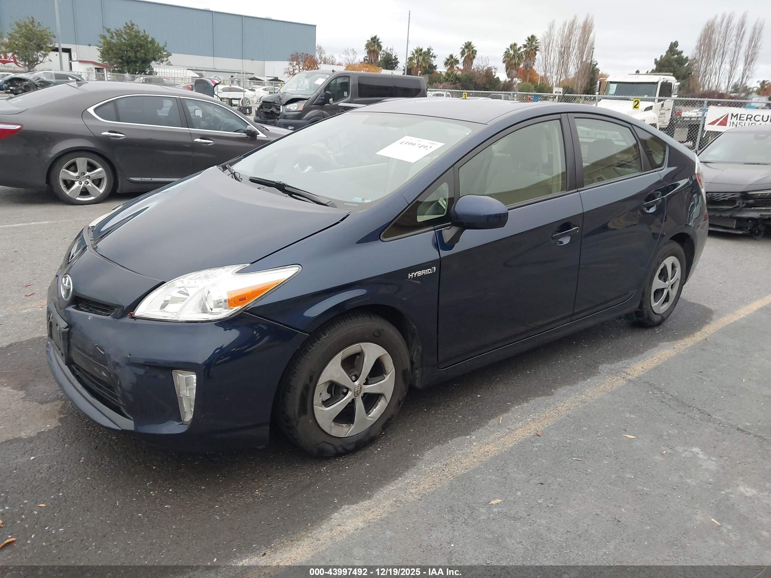 TOYOTA PRIUS image 2