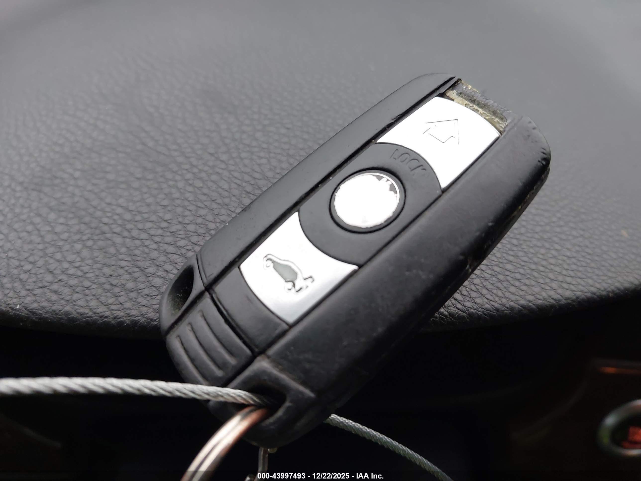 BMW 325I image 11