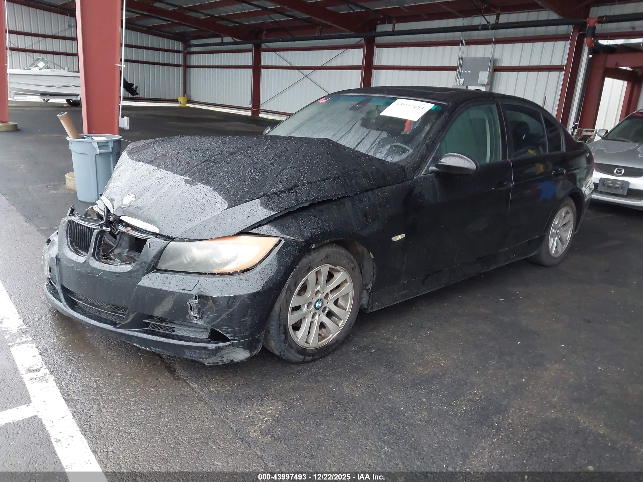 BMW 325I image 2