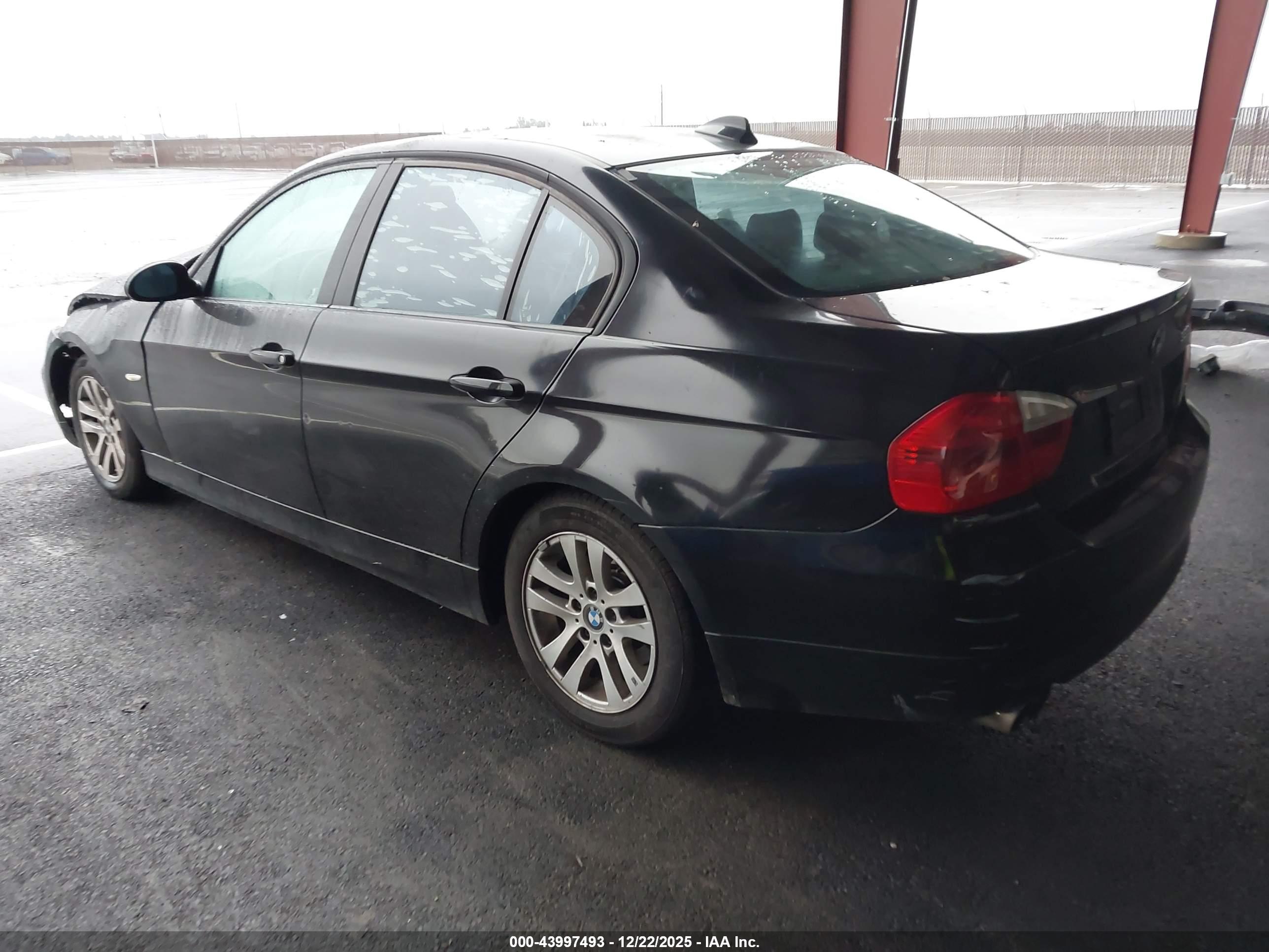 BMW 325I image 3