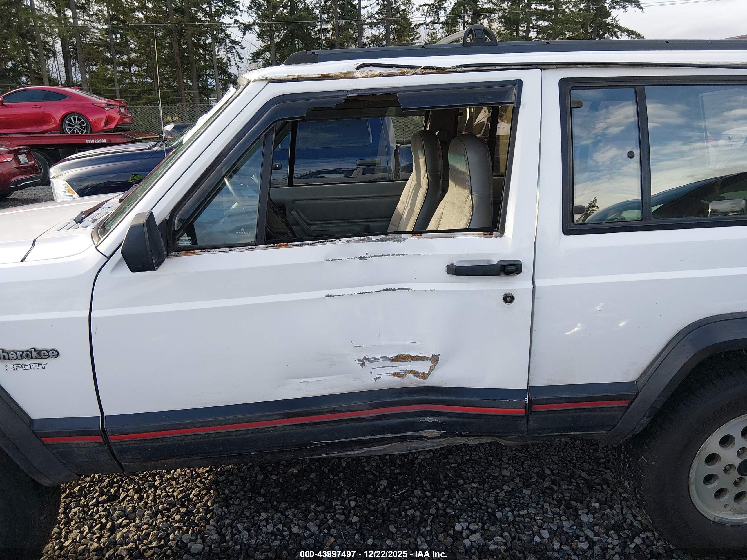 JEEP CHEROKEE image 6