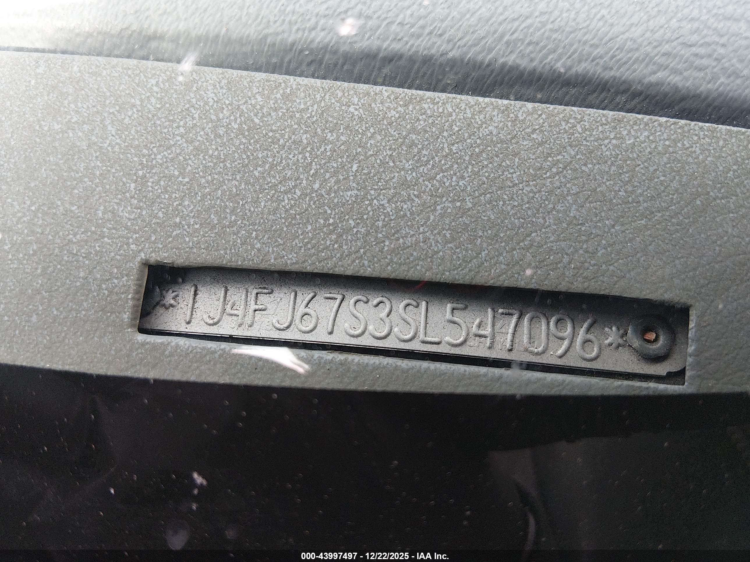 JEEP CHEROKEE image 9