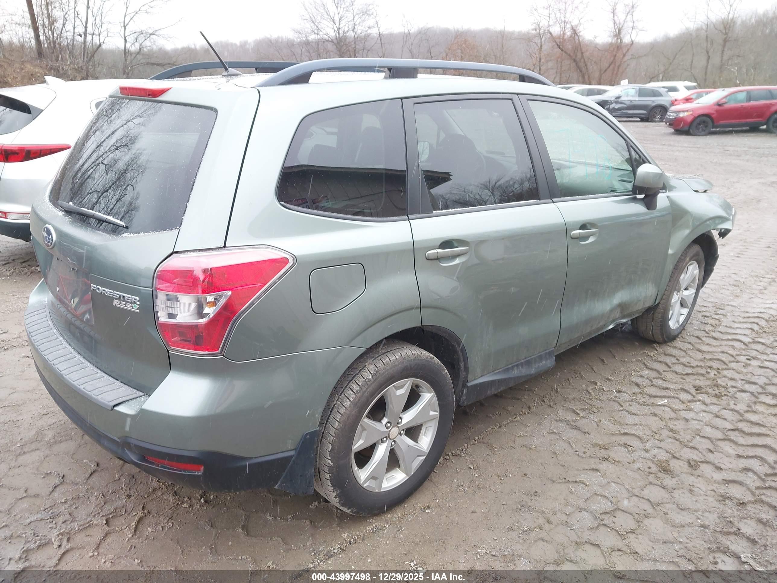 SUBARU FORESTER image 4