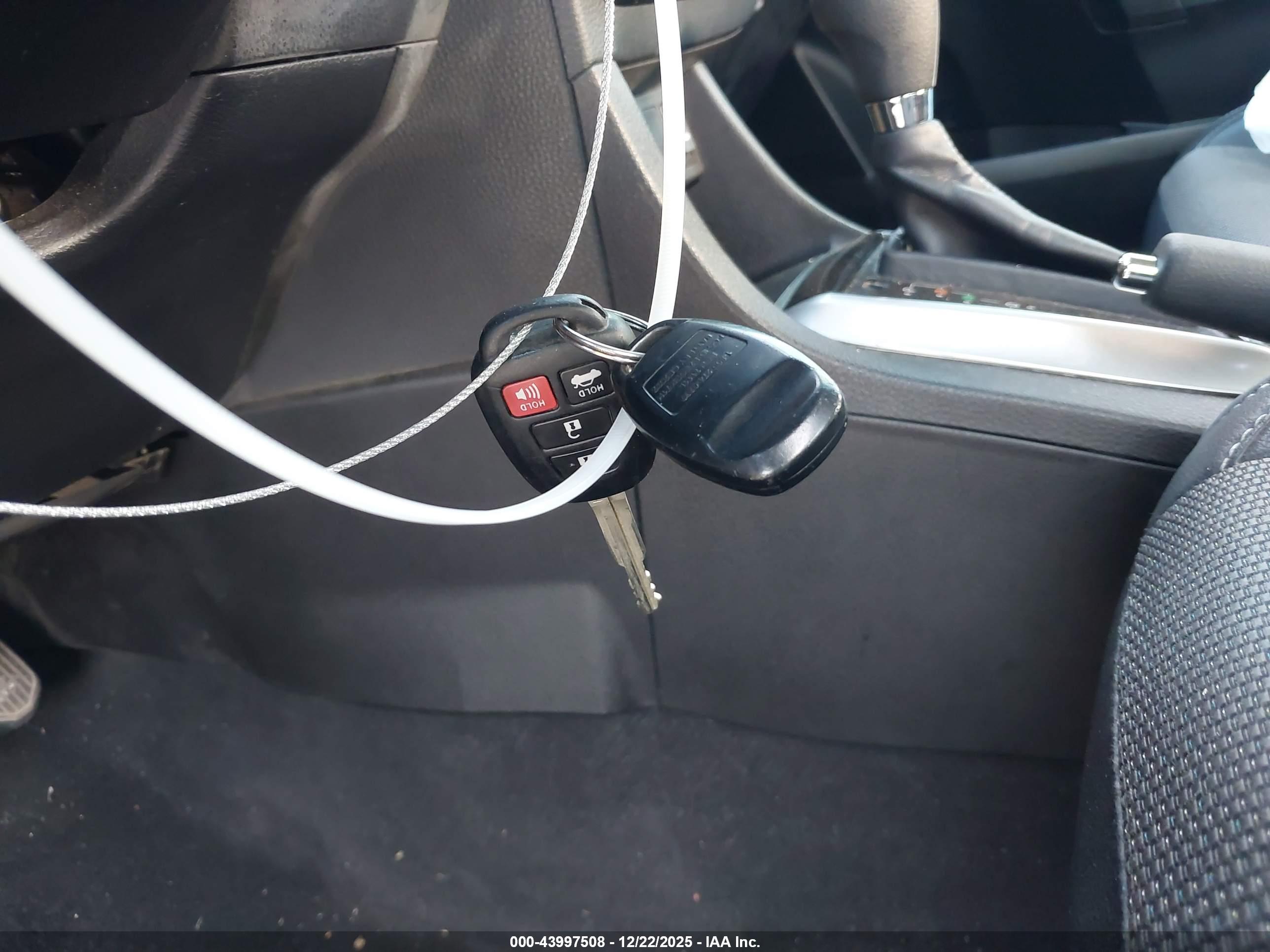 TOYOTA COROLLA image 11